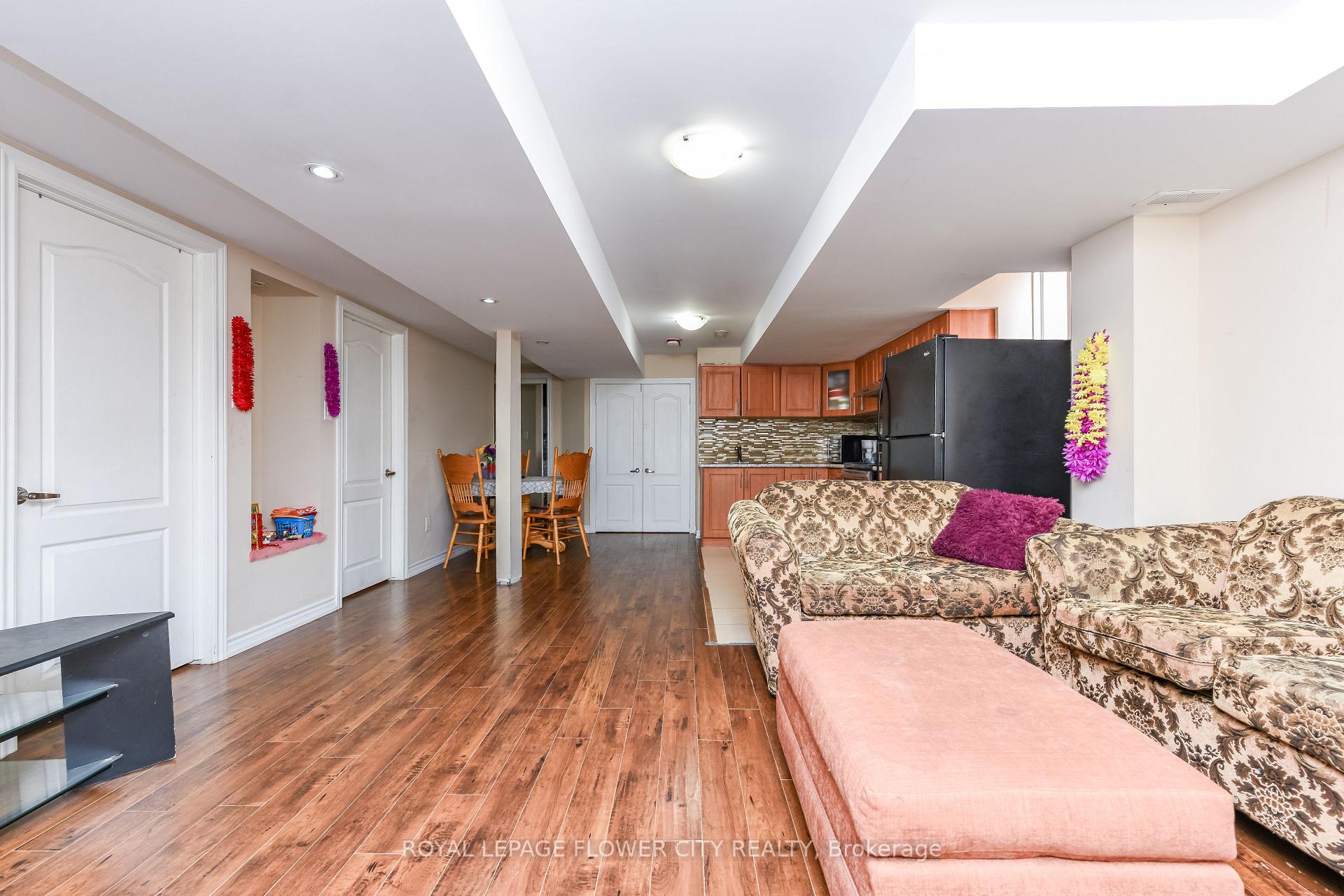 Photo 39 of 46 Pertosa Drive, Brampton, Fletcher's Meadow — HOMEH