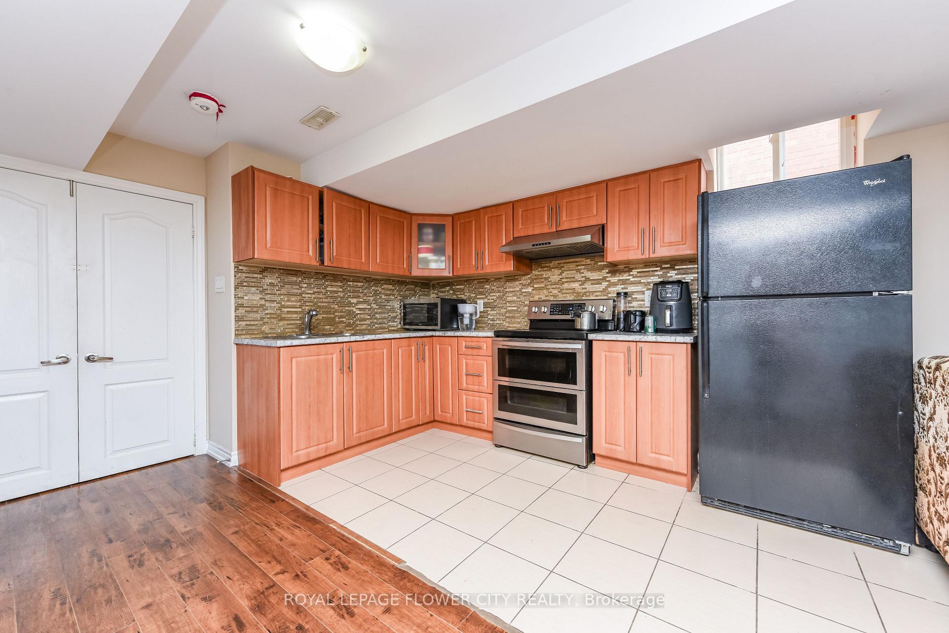 Photo 42 of 46 Pertosa Drive, Brampton, Fletcher's Meadow — HOMEH