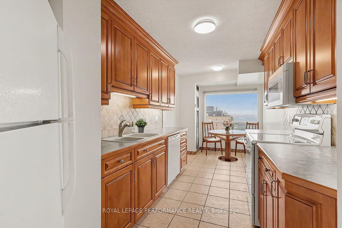 Photo 7 of Unit 2702, 545 St Laurent Boulevard, Ottawa, Viscount Alexander Park — HOMEH