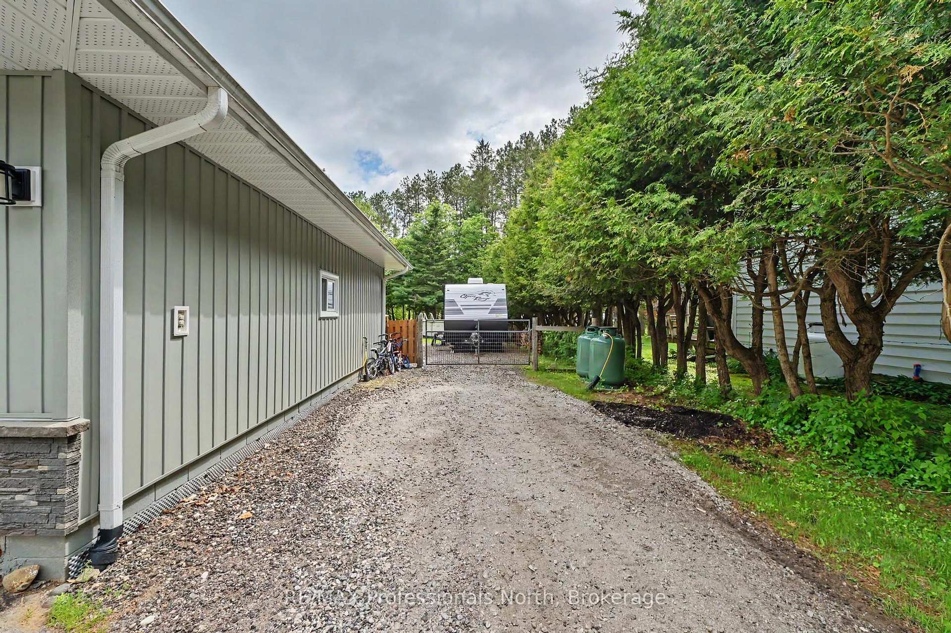 Photo 3 of 12 Stouffer Street, Minden Hills, Minden — HOMEH