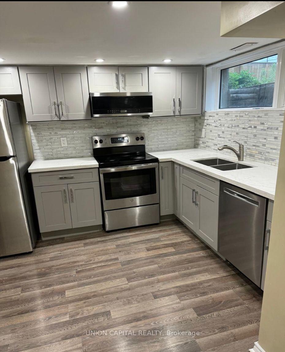 Front of Unit Room A, 427 Rossland Road