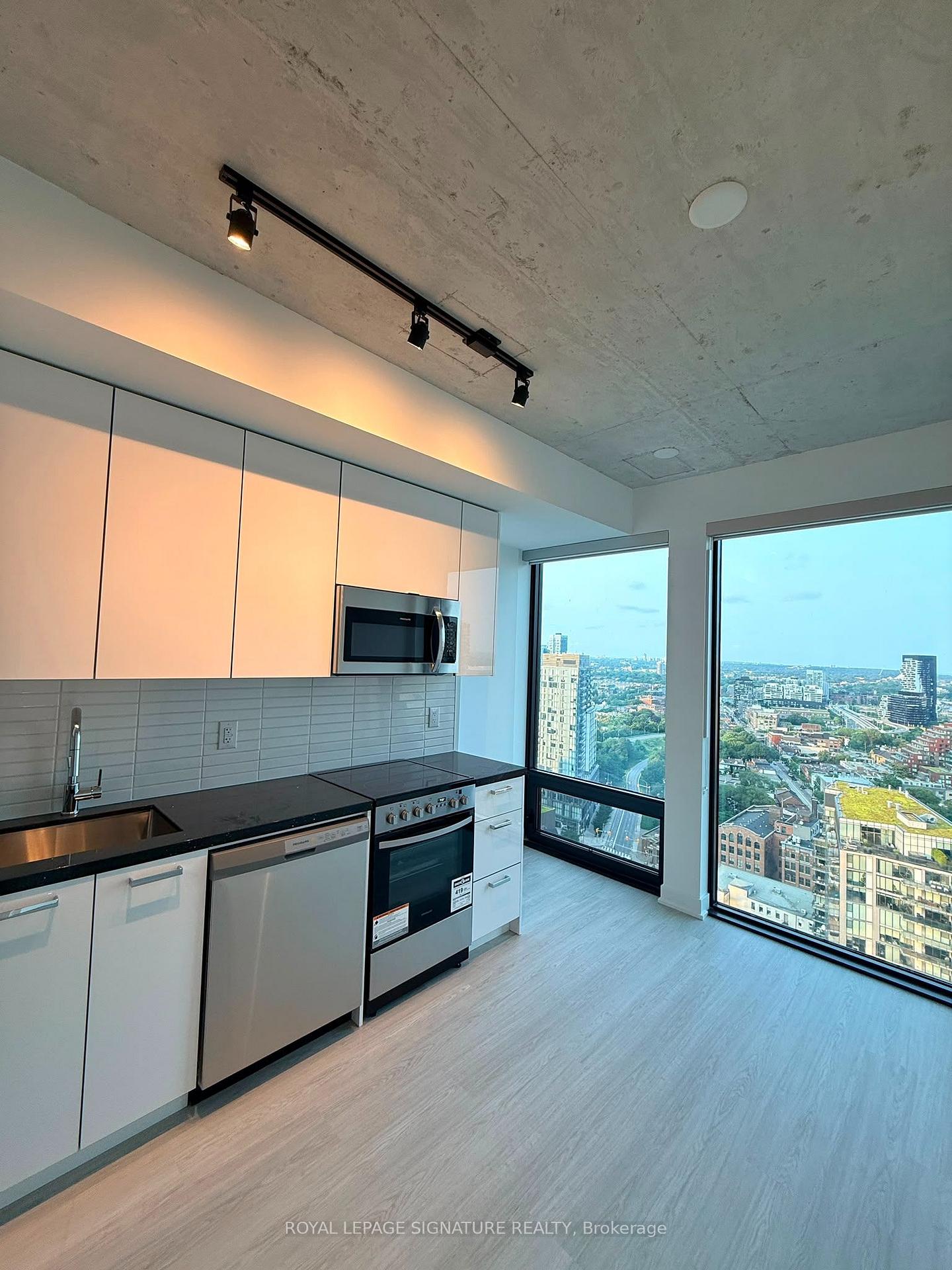 Photo 4 of Unit 2508, 284 King Street E, Toronto, Moss Park — HOMEH