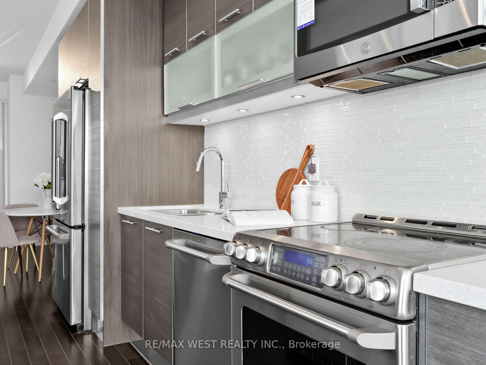 Photo 5 of Unit 7201, 388 Yonge Street, Toronto, Bay Street Corridor — HOMEH