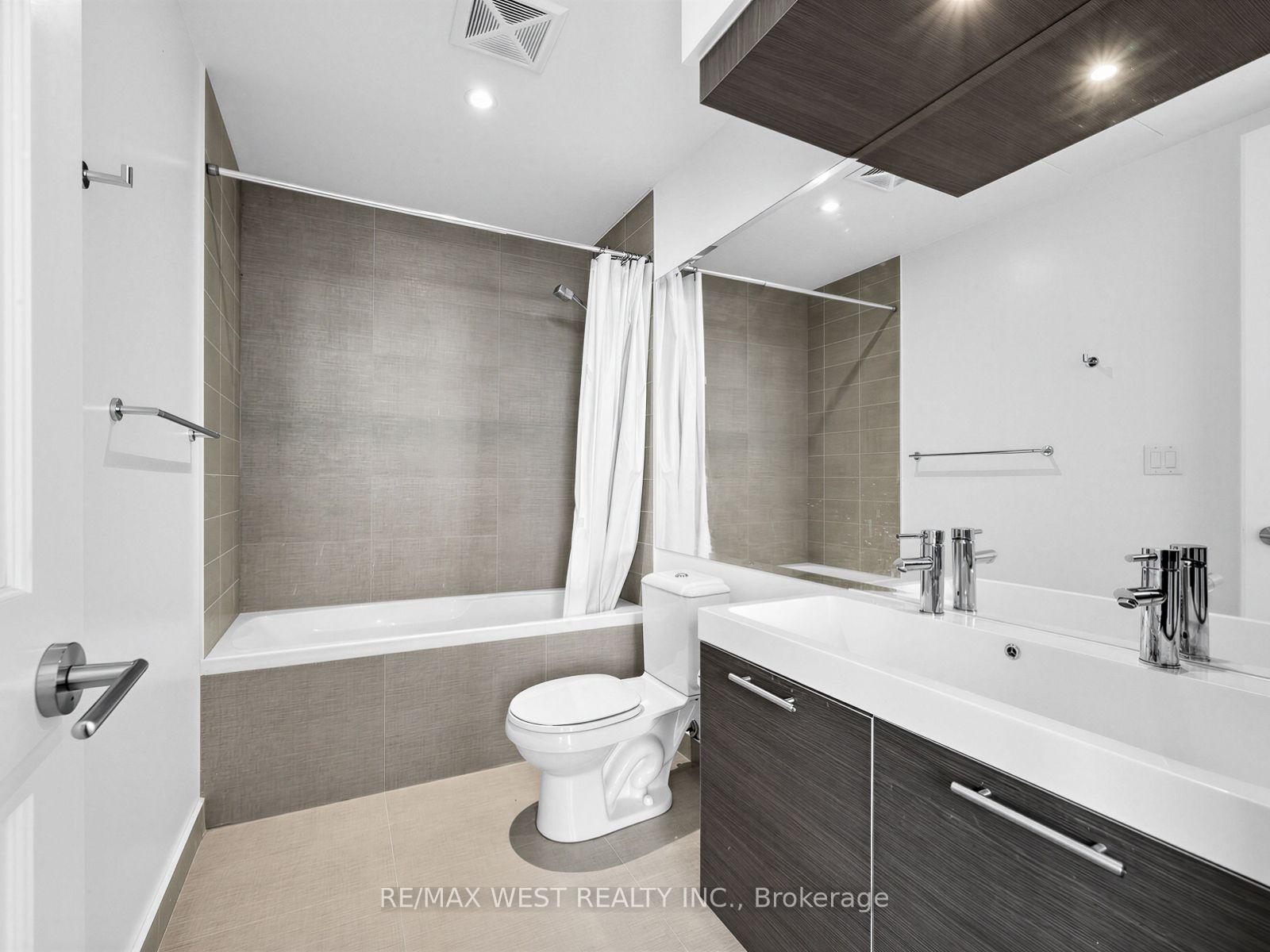 Photo 19 of Unit 7201, 388 Yonge Street, Toronto, Bay Street Corridor — HOMEH