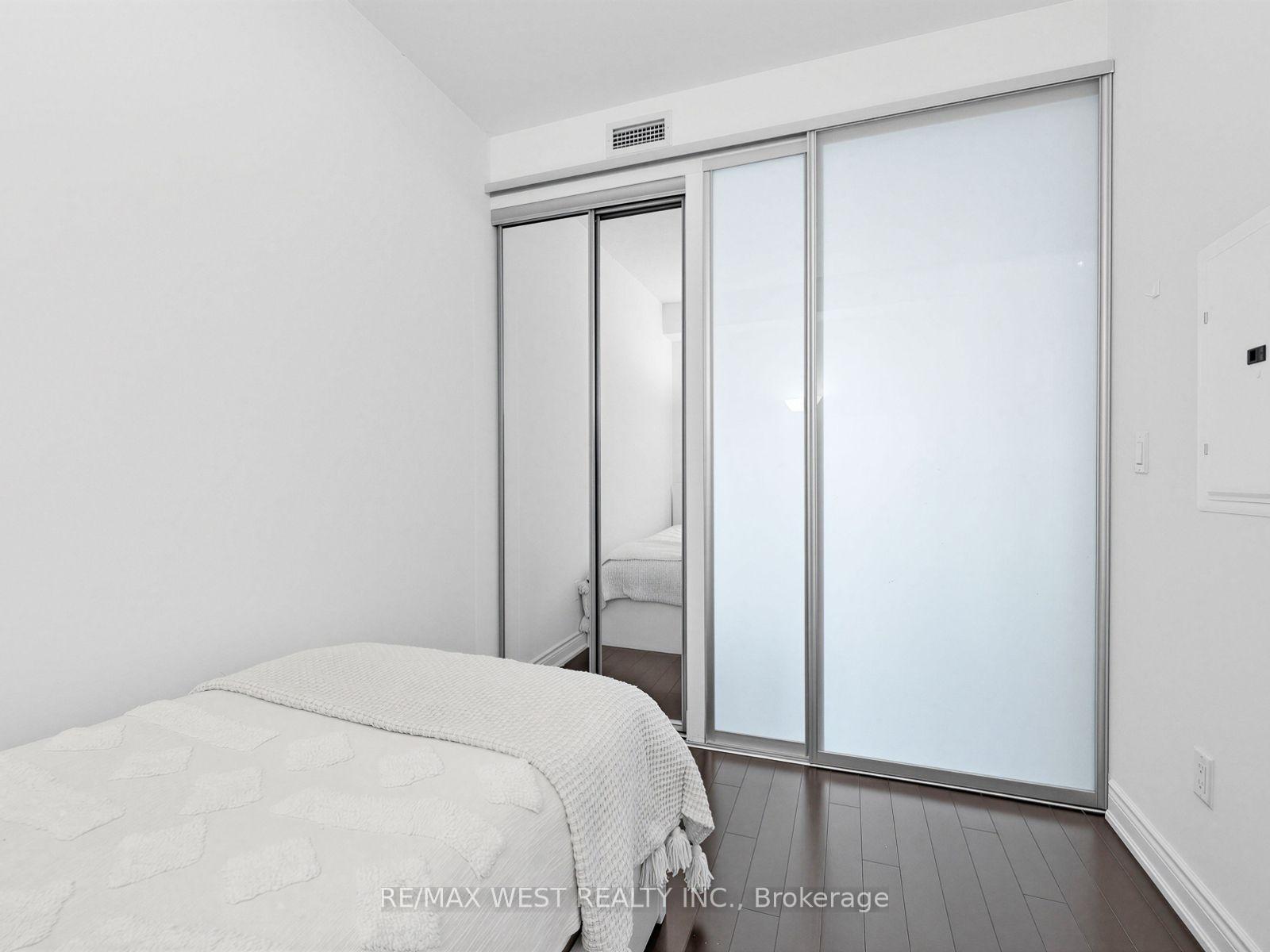 Photo 21 of Unit 7201, 388 Yonge Street, Toronto, Bay Street Corridor — HOMEH
