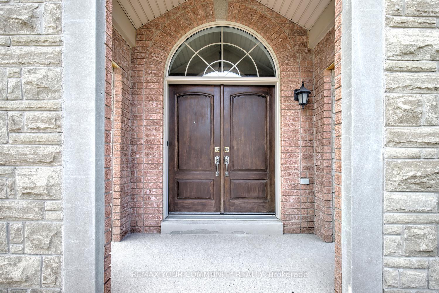 Photo 3 of 99 Lealinds Road, Vaughan, Patterson — HOMEH