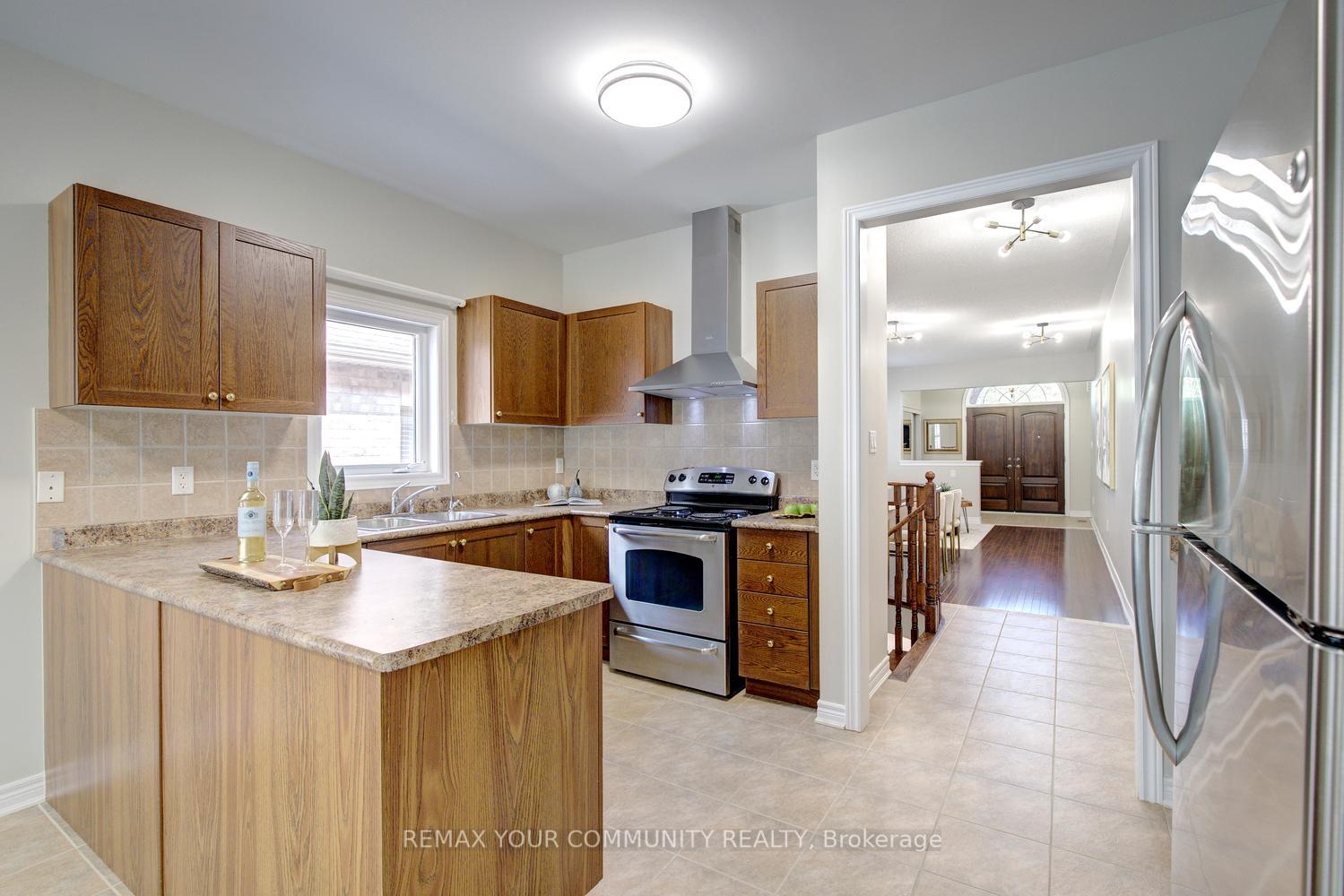 Photo 16 of 99 Lealinds Road, Vaughan, Patterson — HOMEH