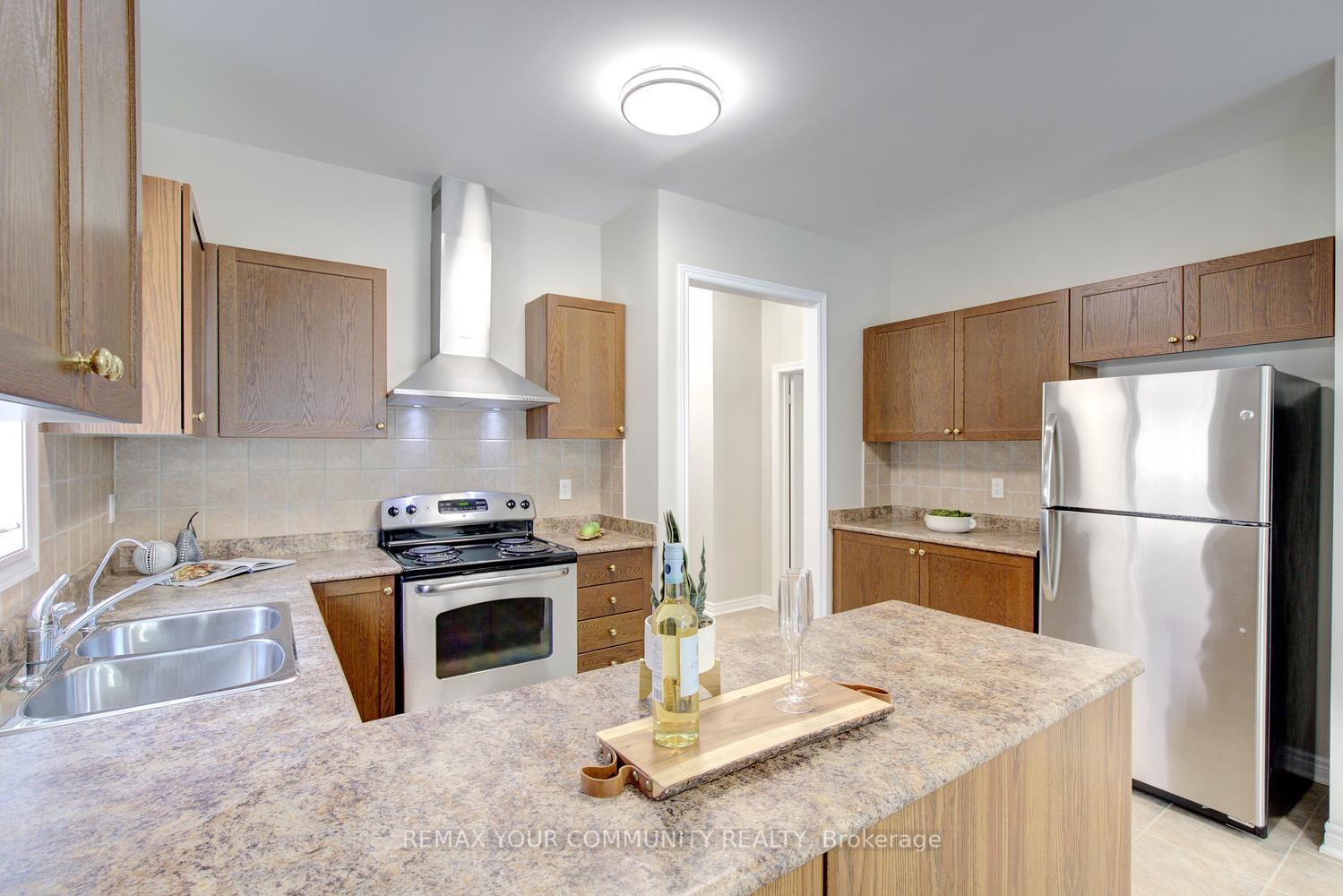 Photo 17 of 99 Lealinds Road, Vaughan, Patterson — HOMEH