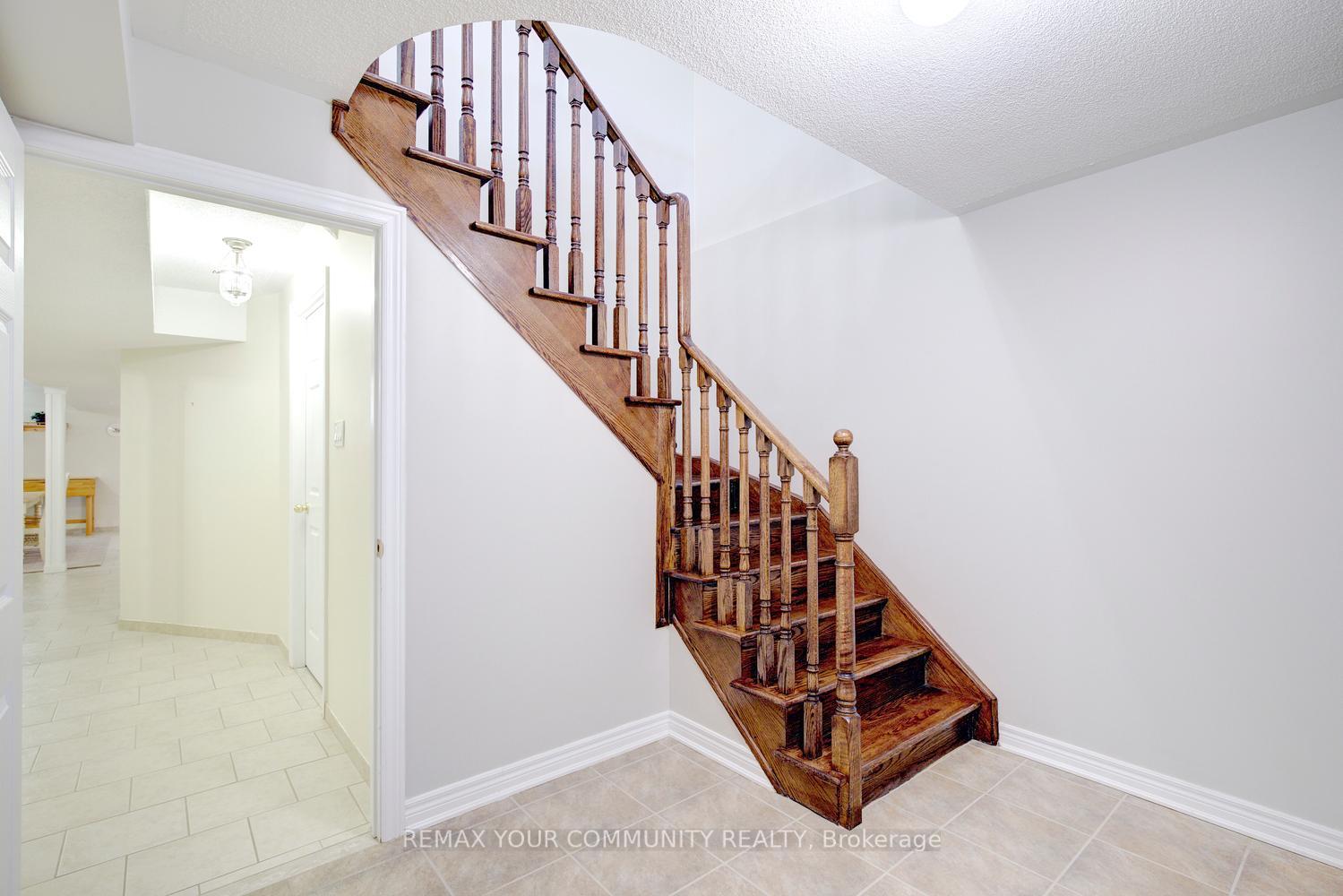 Photo 36 of 99 Lealinds Road, Vaughan, Patterson — HOMEH
