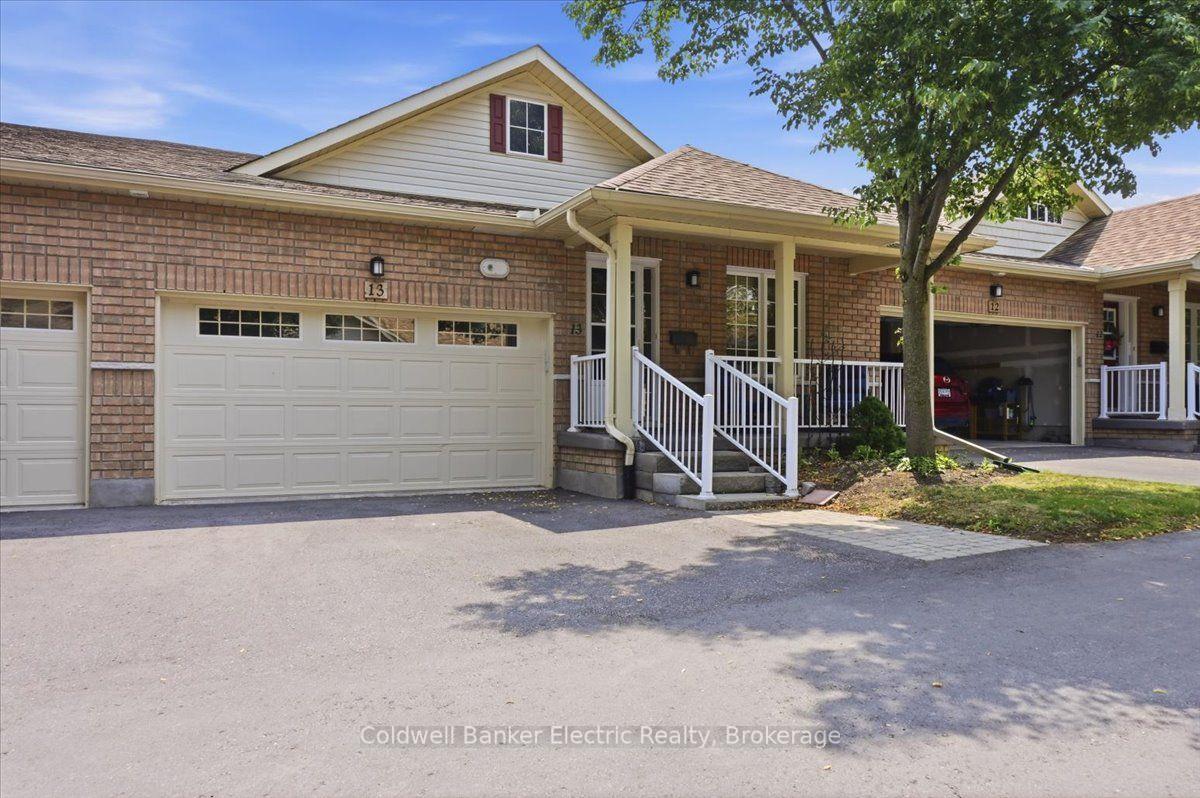 Photo 3 of Unit 13, 877 Wentworth Street, Peterborough, Otonabee Ward 1 — HOMEH