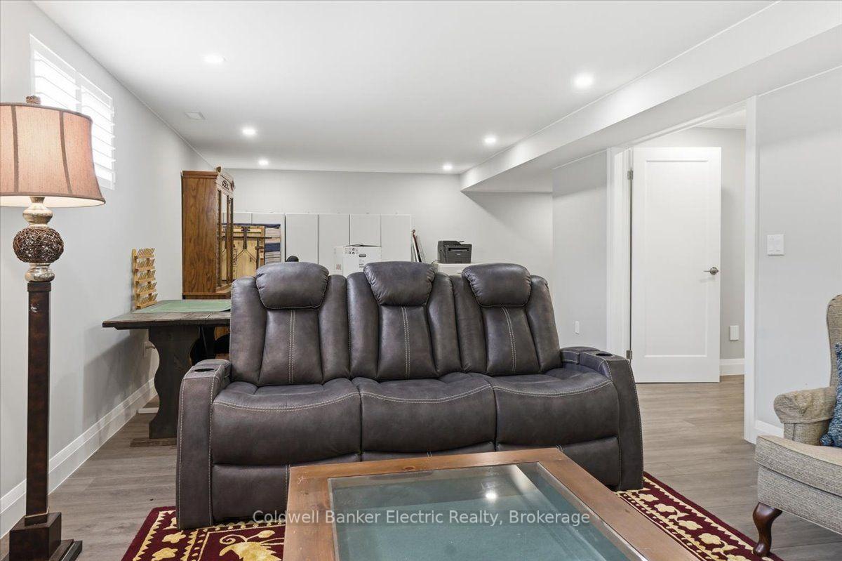 Photo 36 of Unit 13, 877 Wentworth Street, Peterborough, Otonabee Ward 1 — HOMEH