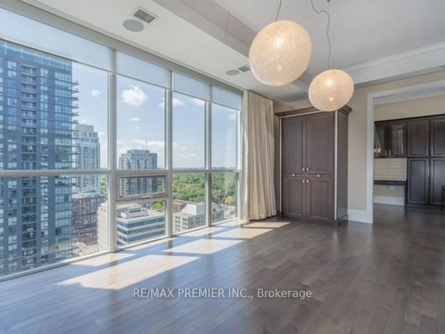 Photo 3 of Unit 2315, 70 Roehampton Avenue, Toronto, Mount Pleasant West — HOMEH