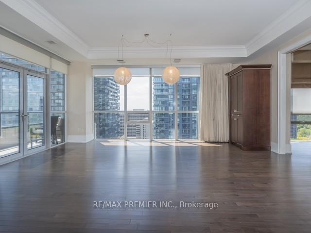 Photo 7 of Unit 2315, 70 Roehampton Avenue, Toronto, Mount Pleasant West — HOMEH