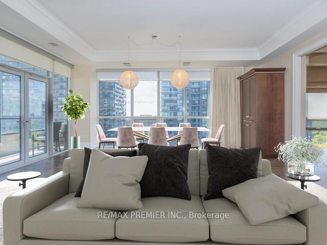 Photo 8 of Unit 2315, 70 Roehampton Avenue, Toronto, Mount Pleasant West — HOMEH