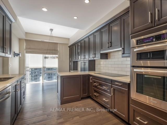 Photo 11 of Unit 2315, 70 Roehampton Avenue, Toronto, Mount Pleasant West — HOMEH