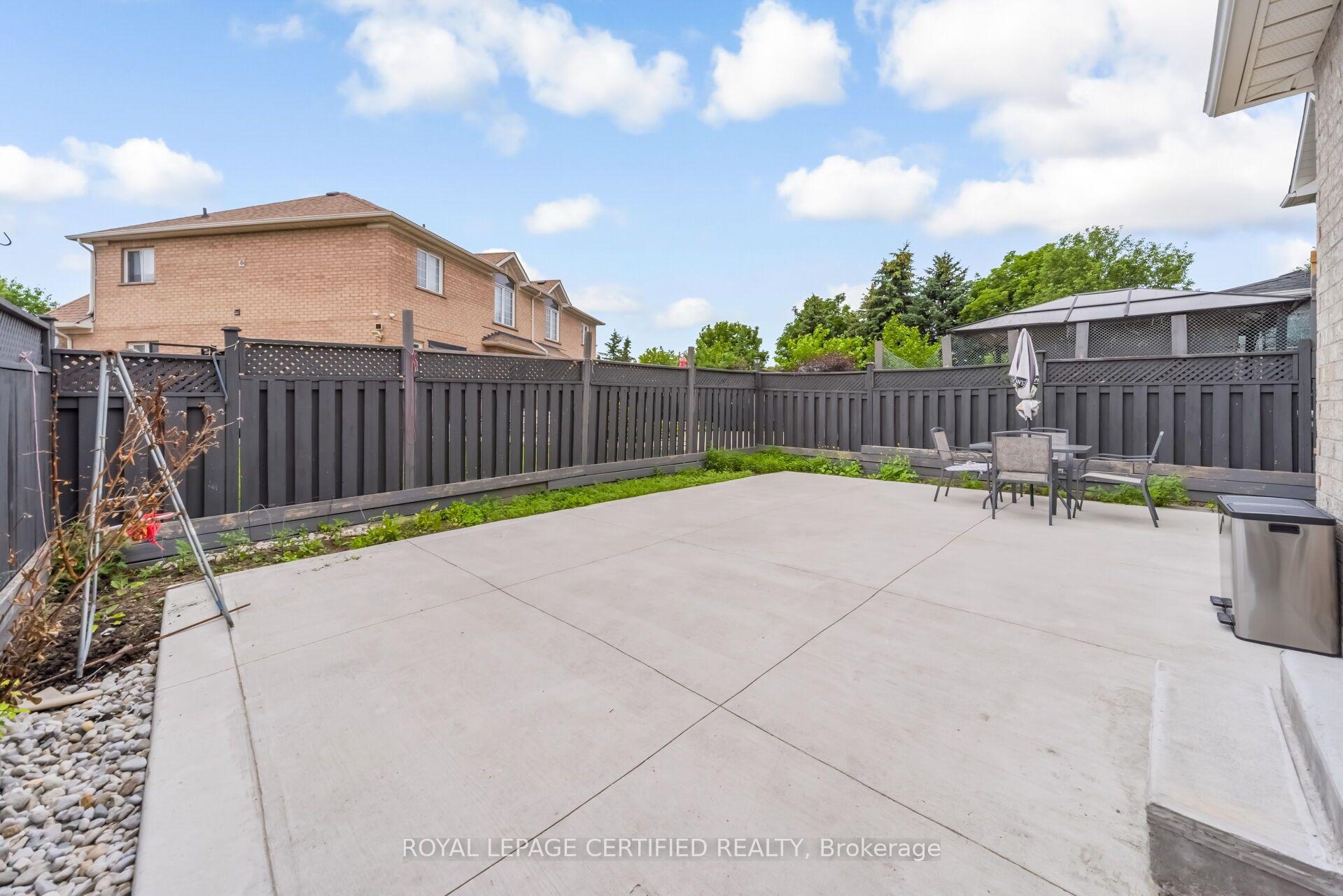 Photo 31 of 3 Olde Town Road, Brampton, Fletcher's Creek Village — HOMEH