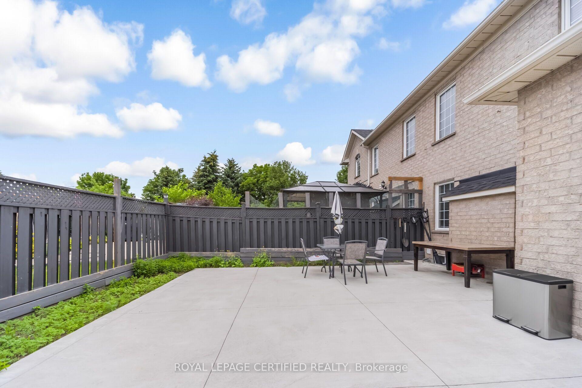 Photo 32 of 3 Olde Town Road, Brampton, Fletcher's Creek Village — HOMEH