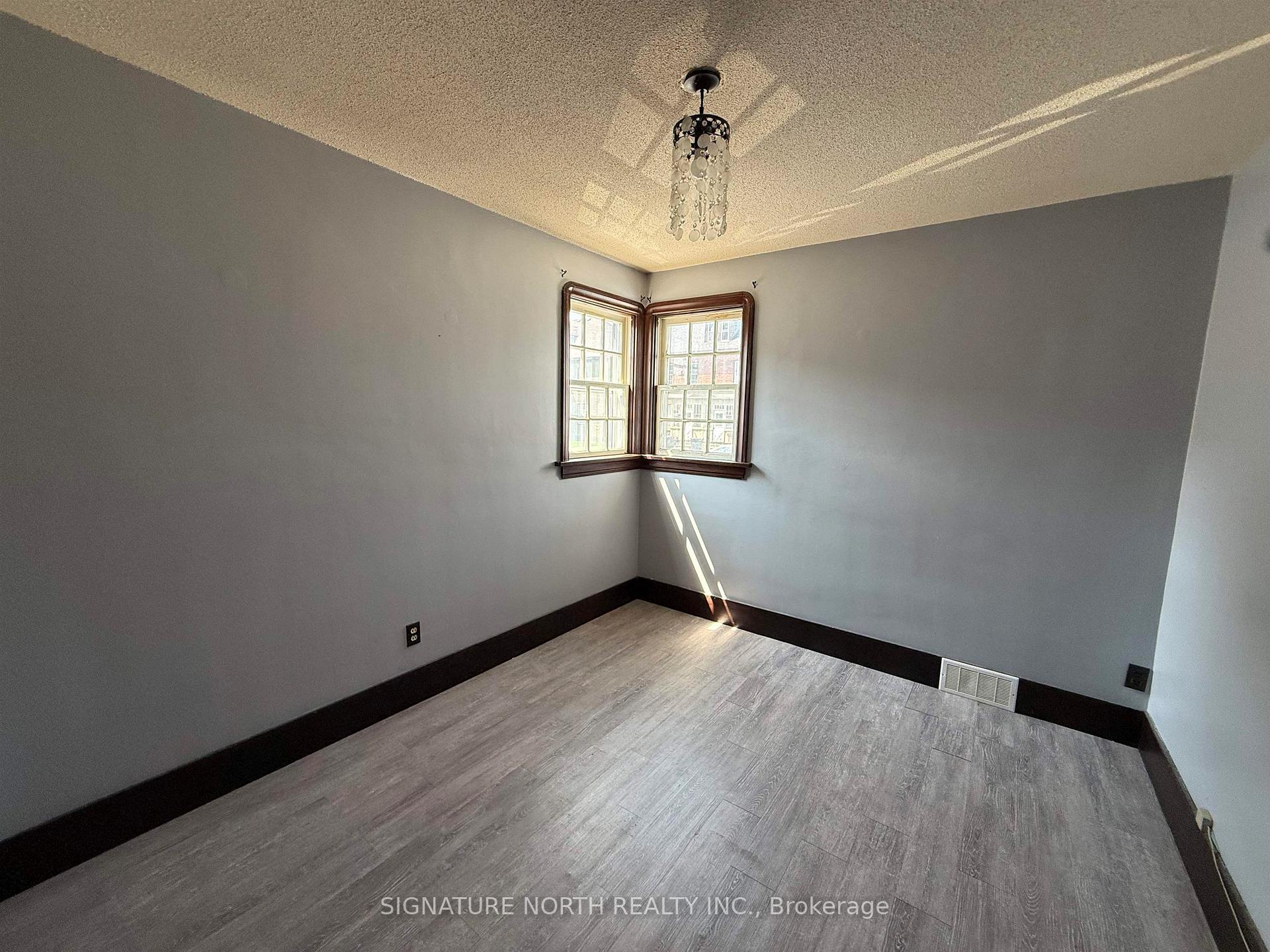 Photo 14 of 232 McKellar Street S, Thunder Bay, McKeller Park — HOMEH