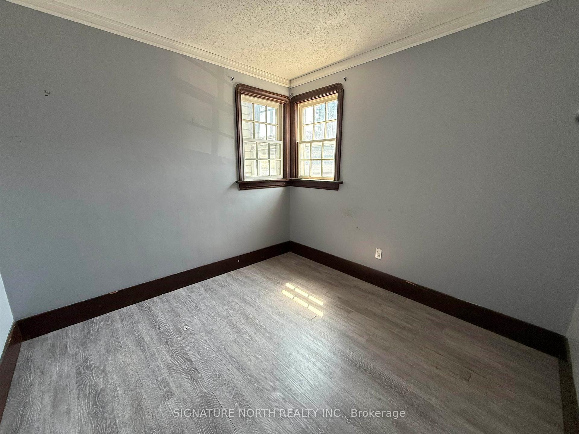 Photo 16 of 232 McKellar Street S, Thunder Bay, McKeller Park — HOMEH