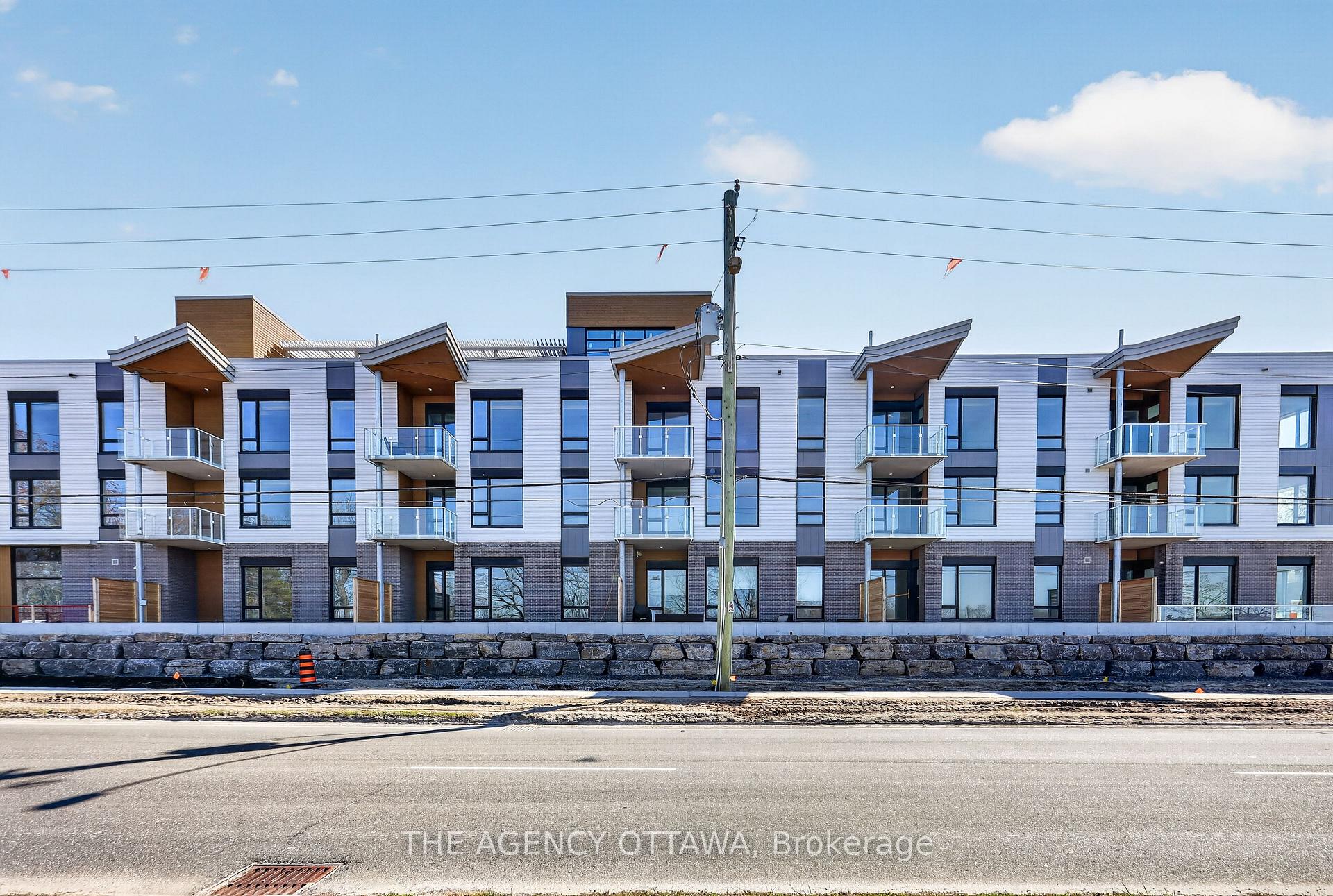 Photo of Unit 209, 3085 Riverside Drive