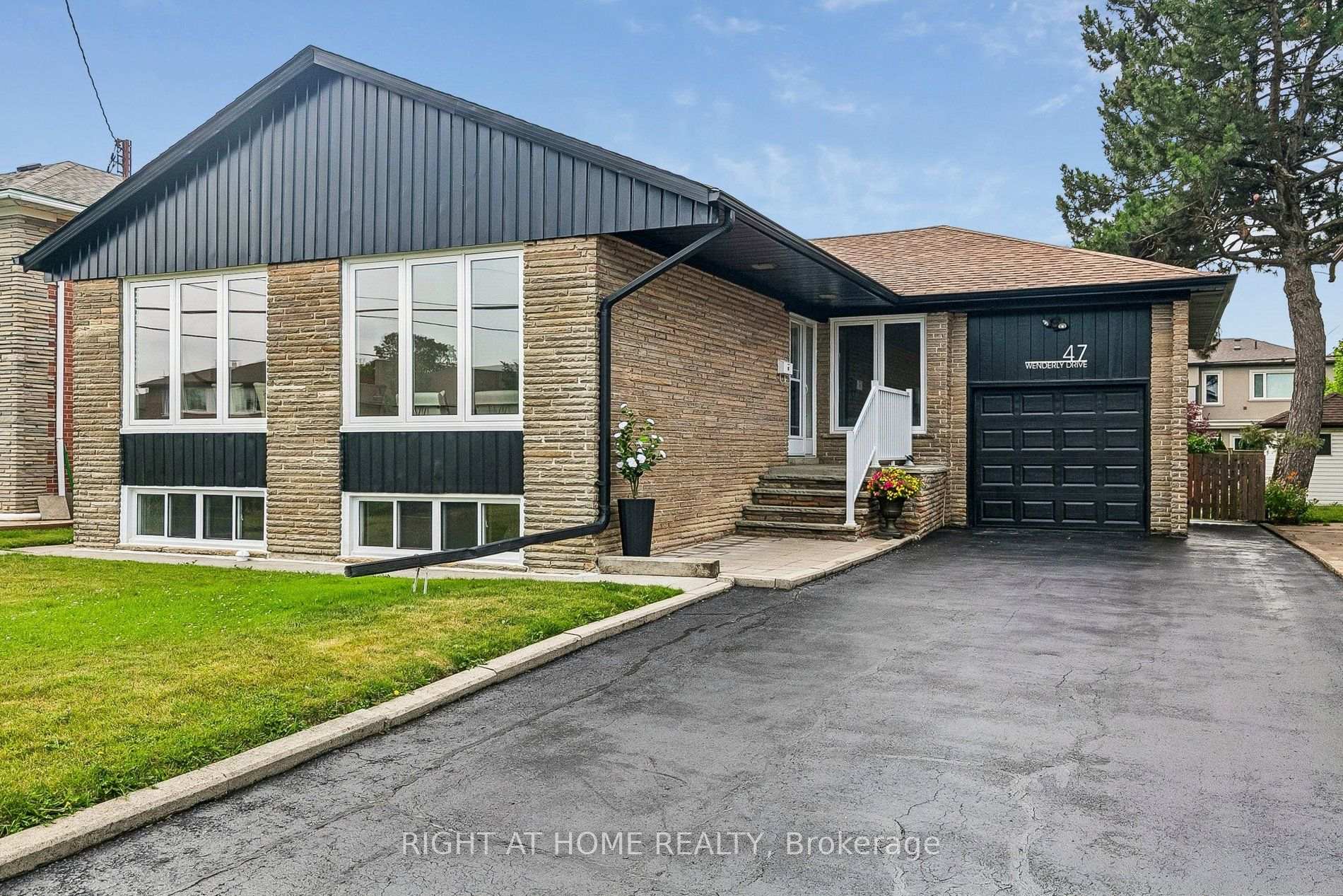 Photo 1 of 47 Wenderly Drive, North York, Yorkdale-Glen Park — HOMEH