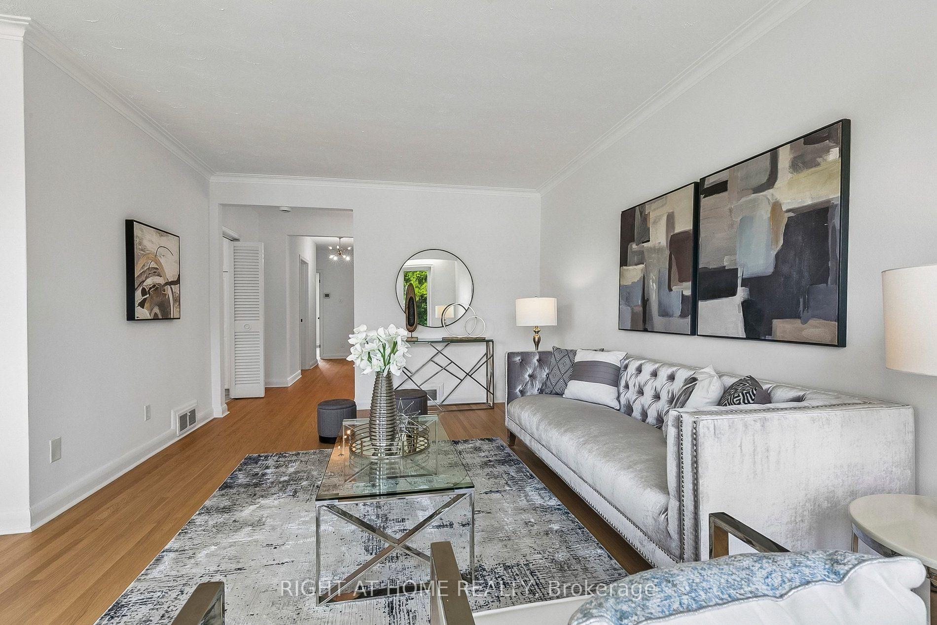 Photo 12 of 47 Wenderly Drive, North York, Yorkdale-Glen Park — HOMEH