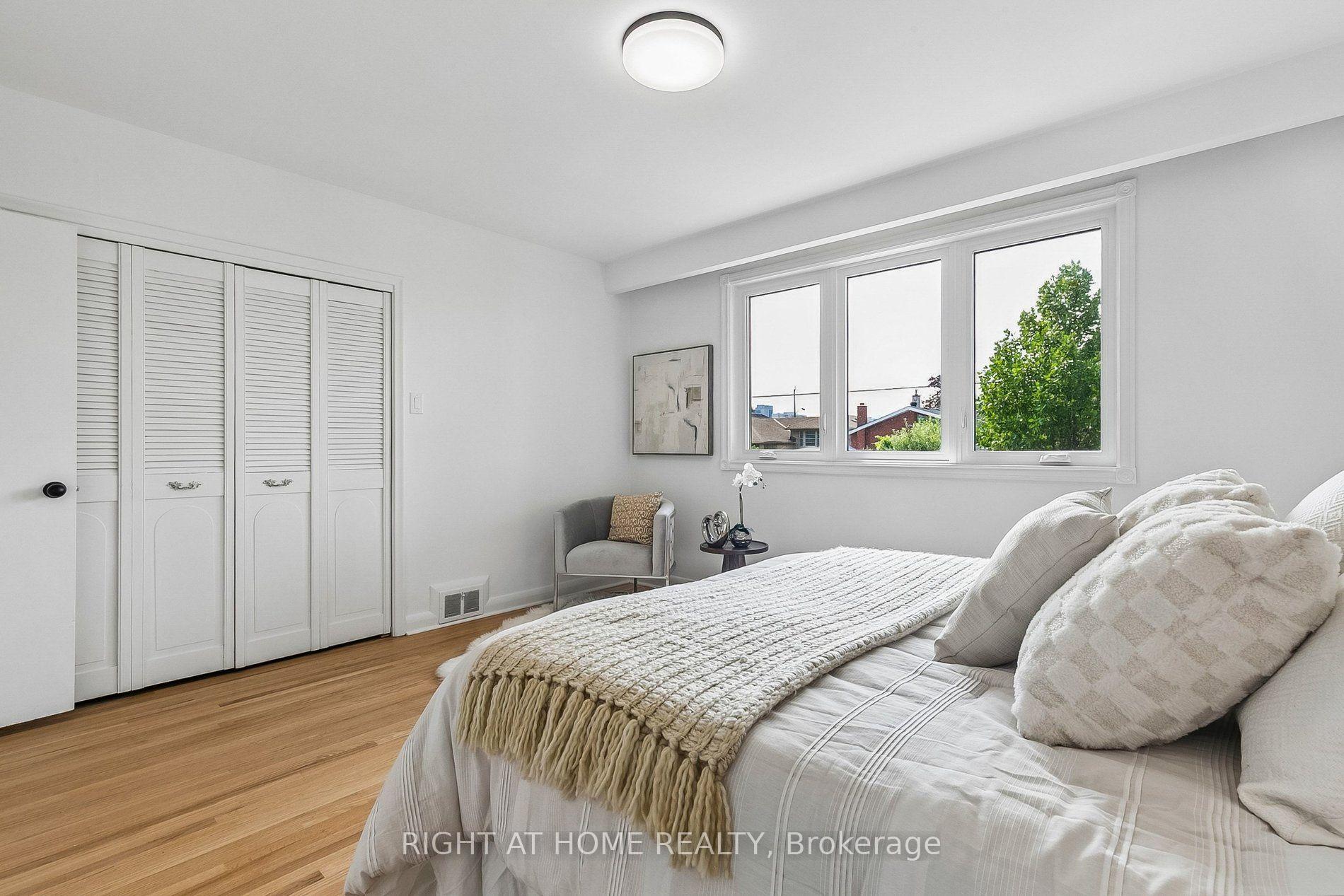 Photo 26 of 47 Wenderly Drive, North York, Yorkdale-Glen Park — HOMEH