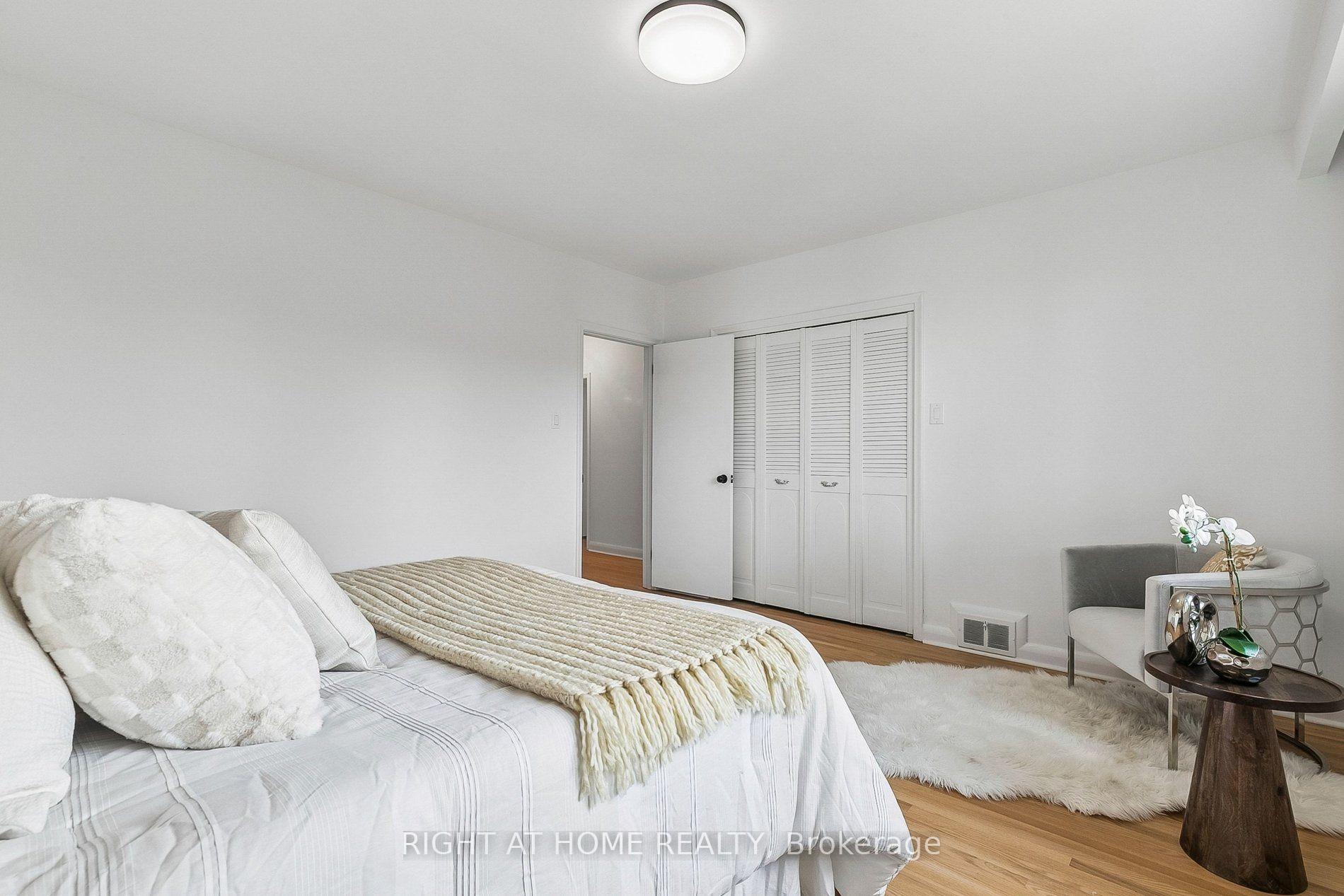 Photo 27 of 47 Wenderly Drive, North York, Yorkdale-Glen Park — HOMEH