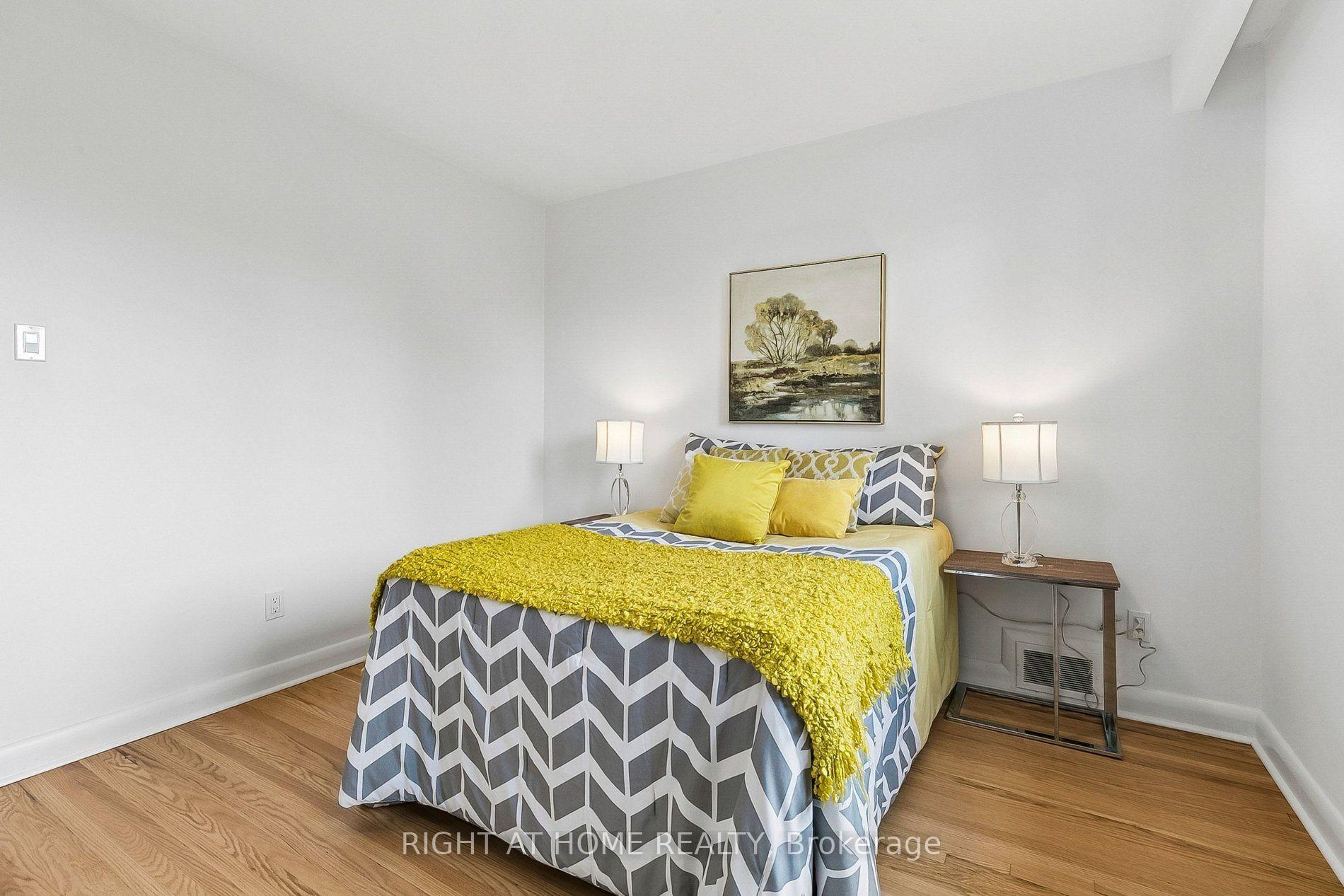 Photo 32 of 47 Wenderly Drive, North York, Yorkdale-Glen Park — HOMEH