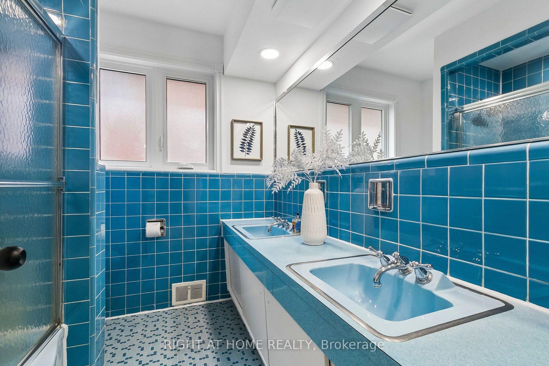 Photo 35 of 47 Wenderly Drive, North York, Yorkdale-Glen Park — HOMEH