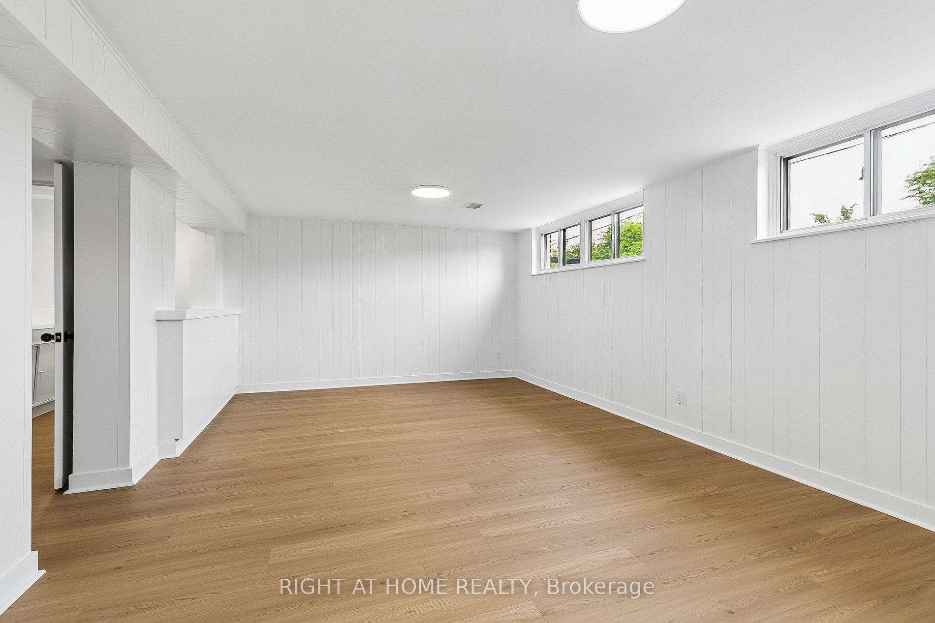 Photo 41 of 47 Wenderly Drive, North York, Yorkdale-Glen Park — HOMEH