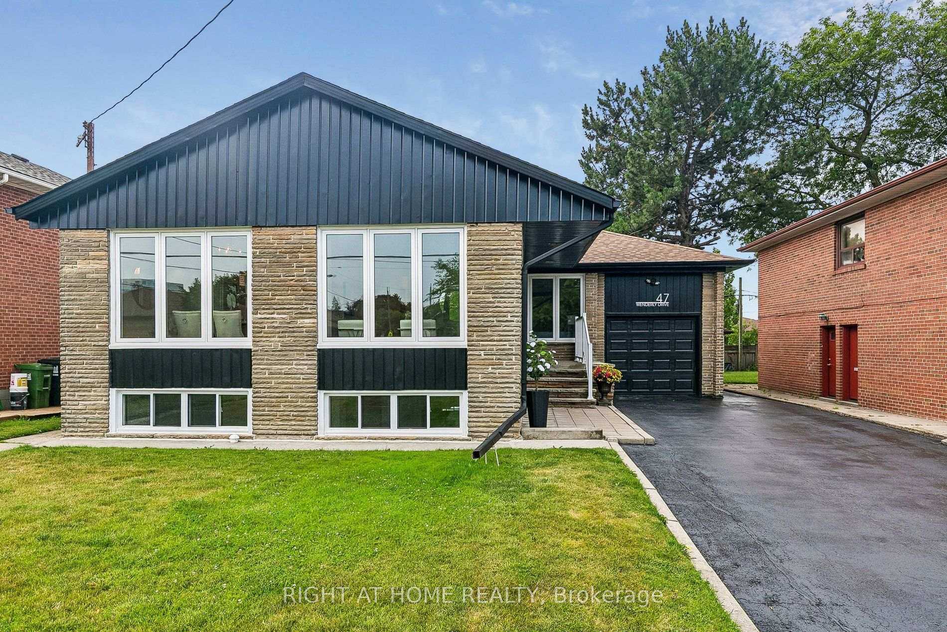 Photo 52 of 47 Wenderly Drive, North York, Yorkdale-Glen Park — HOMEH