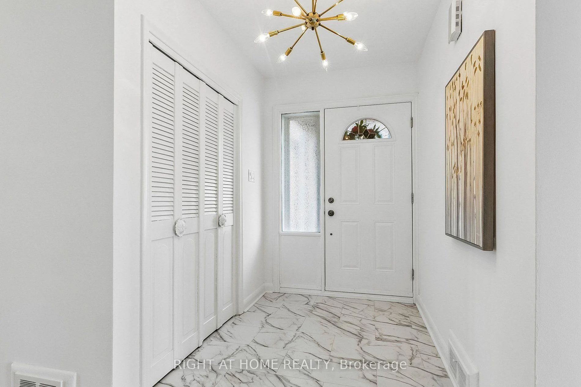 Photo 3 of 47 Wenderly Drive, North York, Yorkdale-Glen Park — HOMEH