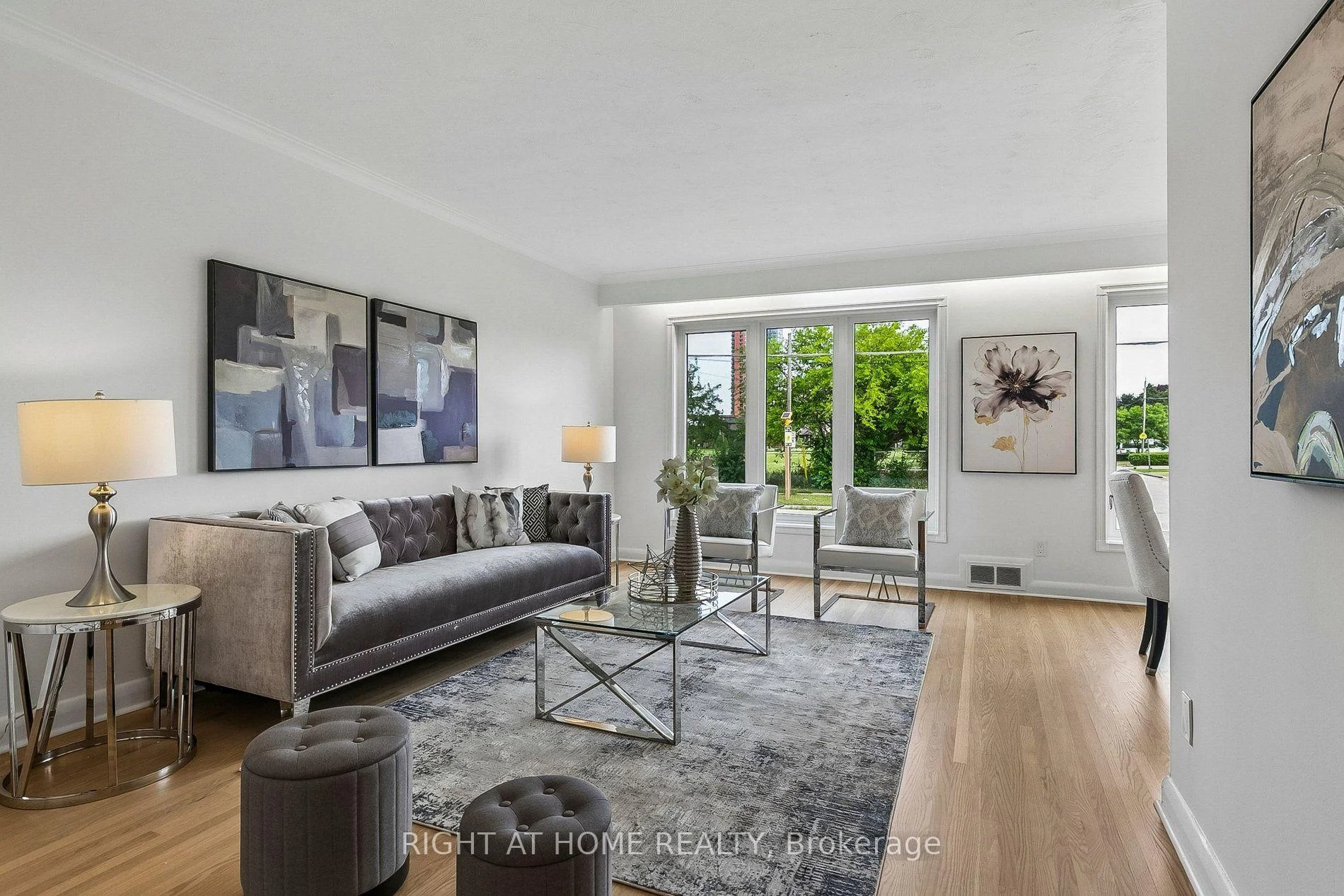 Photo 4 of 47 Wenderly Drive, North York, Yorkdale-Glen Park — HOMEH