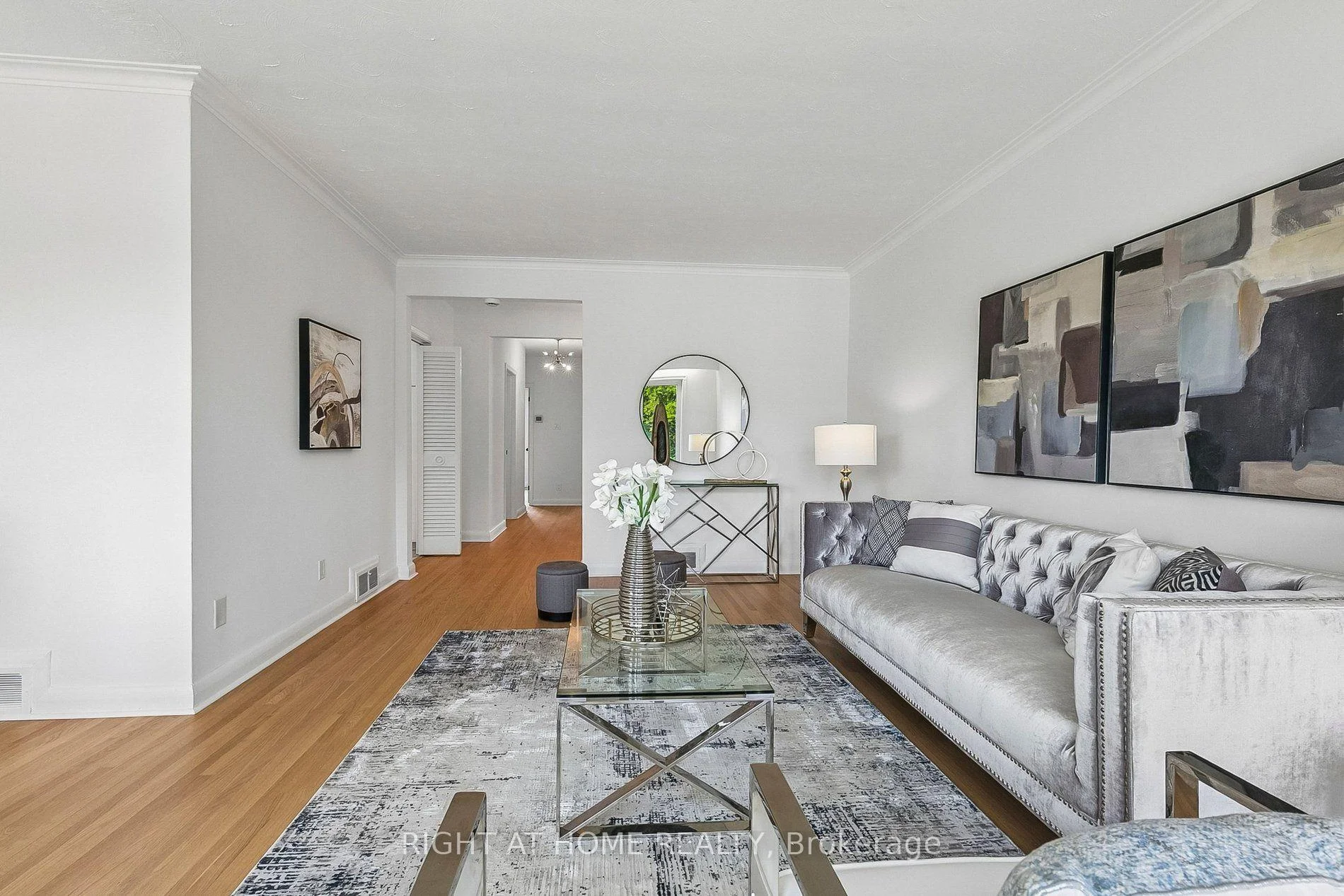 Photo 13 of 47 Wenderly Drive, North York, Yorkdale-Glen Park — HOMEH