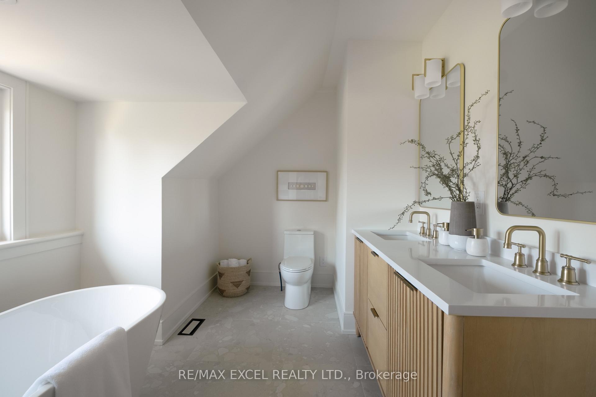Photo 24 of 254 Bain Avenue, Toronto, North Riverdale — HOMEH