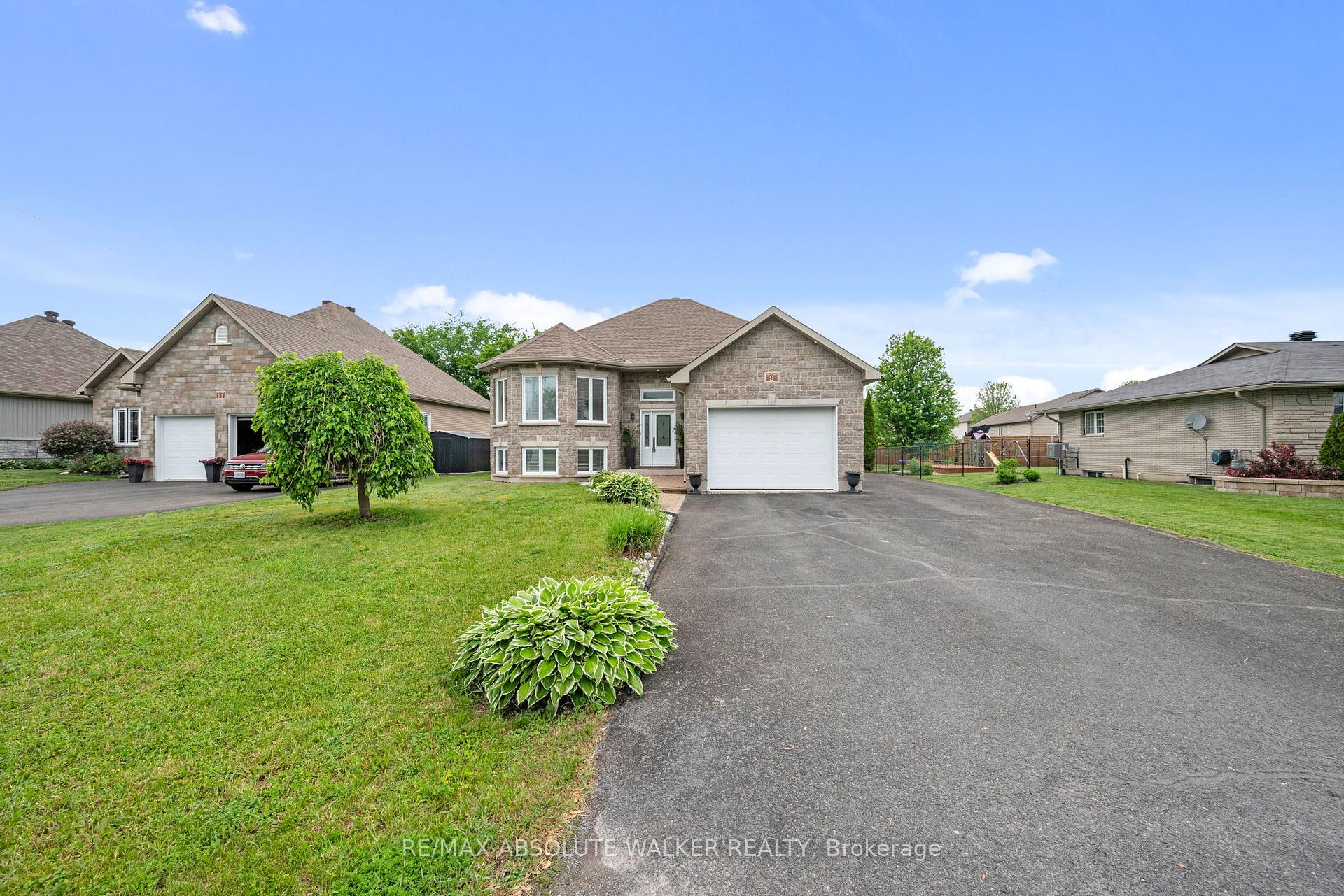 Photo 1 of 9 Gloss Street, North Stormont, North Stormont (Finch) Twp — HOMEH