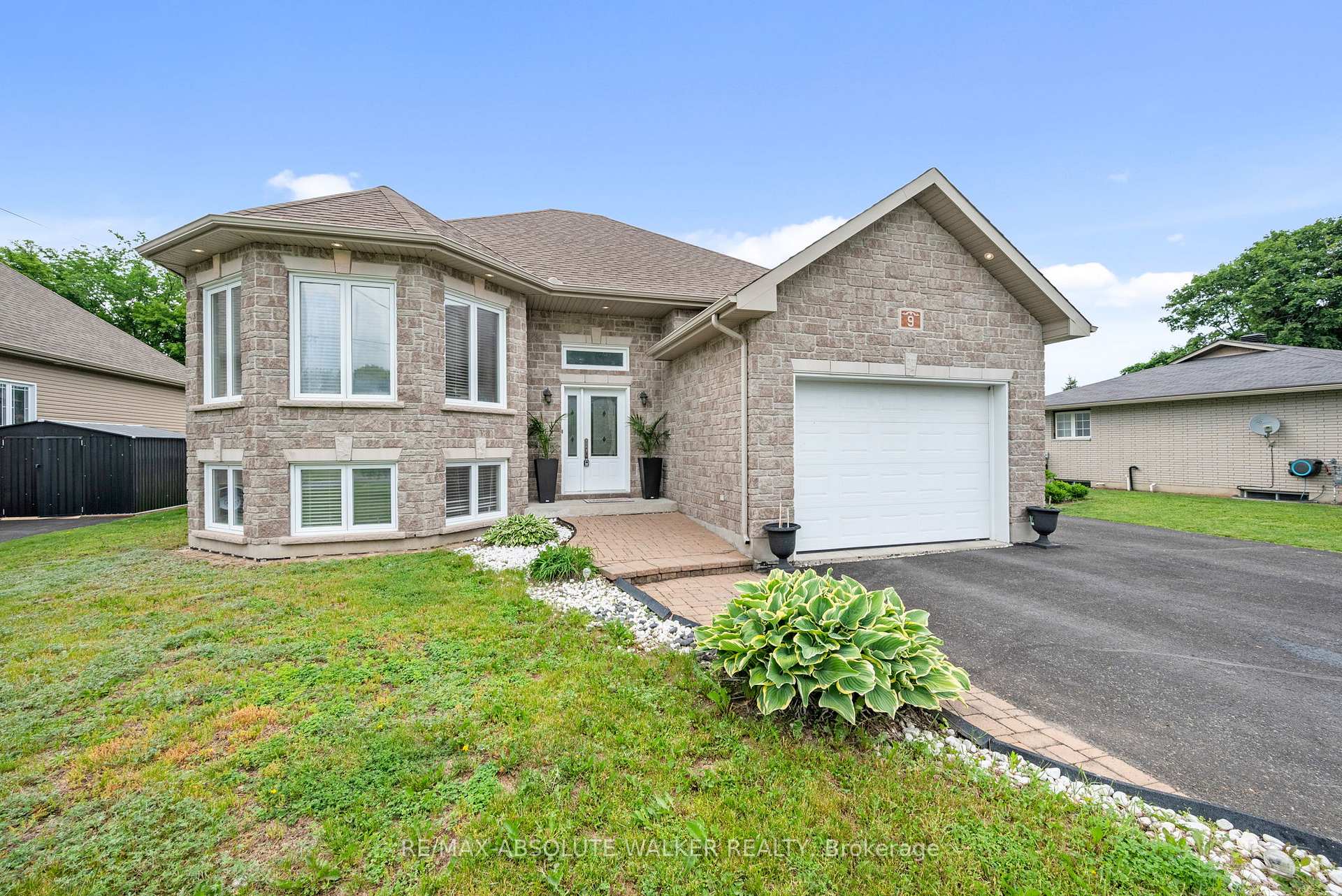 Photo 2 of 9 Gloss Street, North Stormont, North Stormont (Finch) Twp — HOMEH