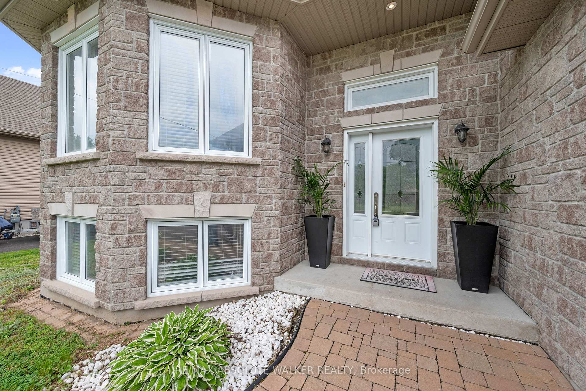 Photo 3 of 9 Gloss Street, North Stormont, North Stormont (Finch) Twp — HOMEH