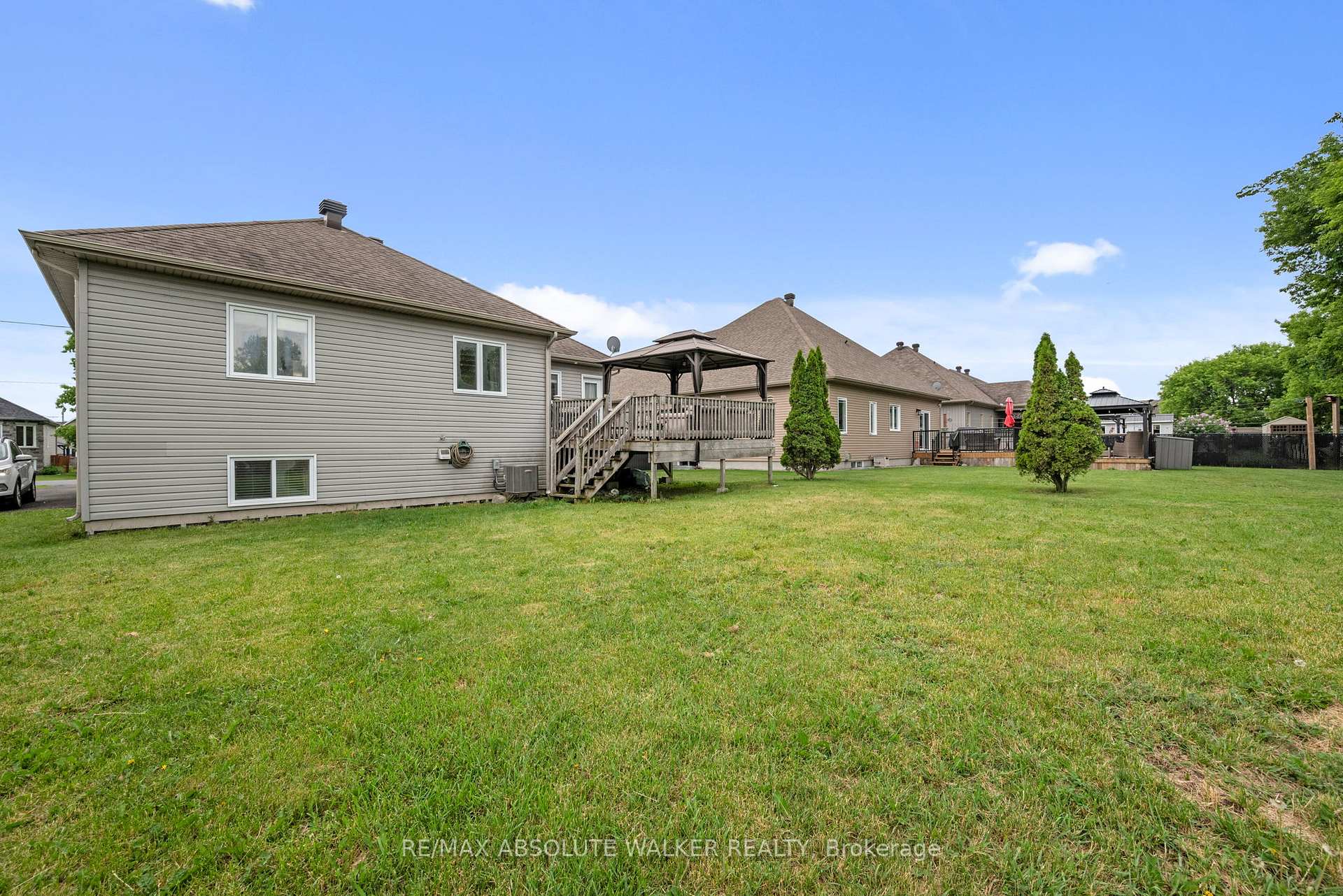 Photo 32 of 9 Gloss Street, North Stormont, North Stormont (Finch) Twp — HOMEH