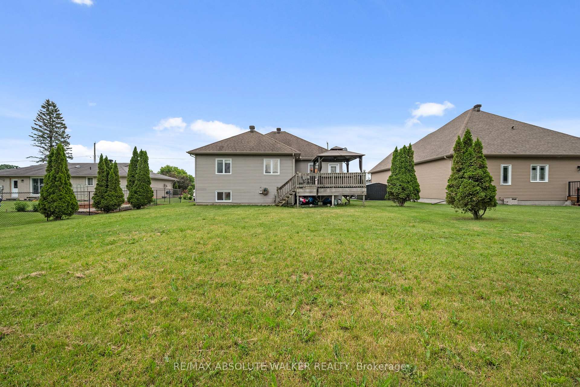 Photo 33 of 9 Gloss Street, North Stormont, North Stormont (Finch) Twp — HOMEH