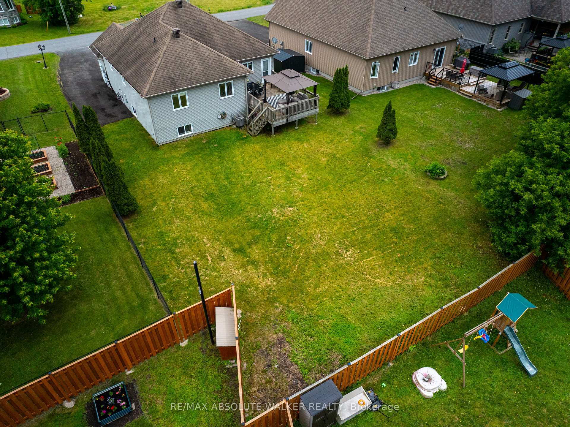 Photo 34 of 9 Gloss Street, North Stormont, North Stormont (Finch) Twp — HOMEH