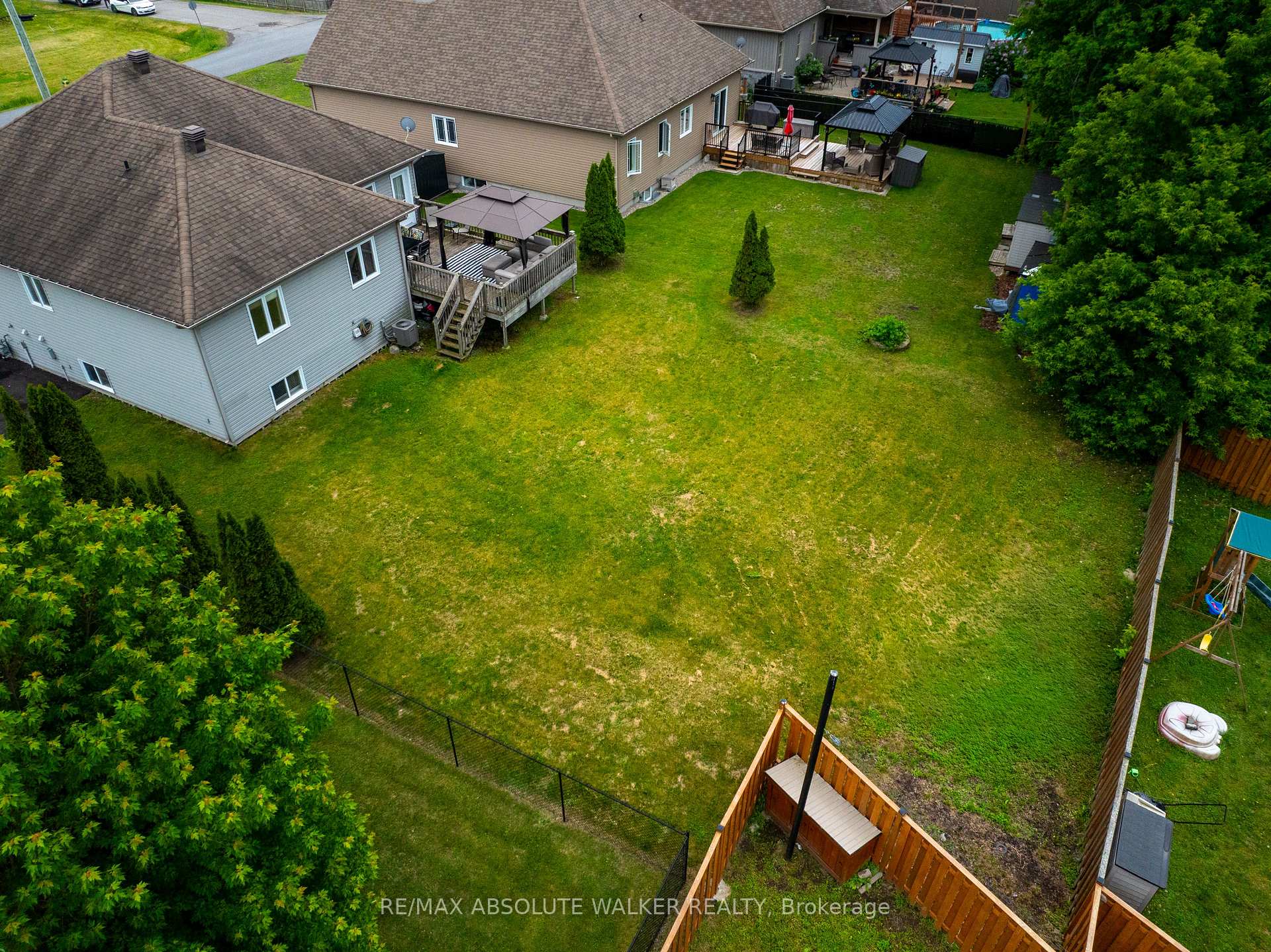 Photo 35 of 9 Gloss Street, North Stormont, North Stormont (Finch) Twp — HOMEH