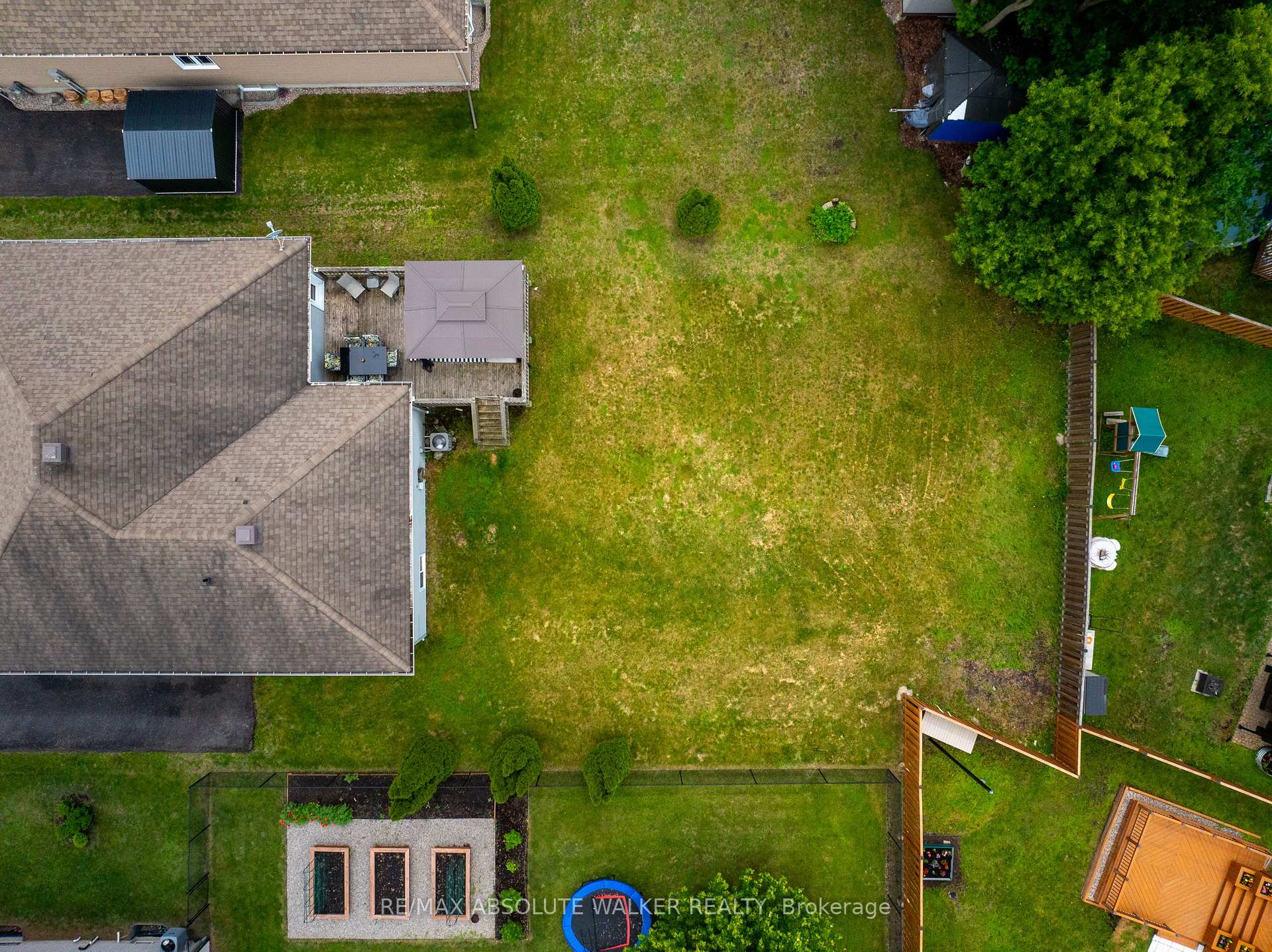 Photo 36 of 9 Gloss Street, North Stormont, North Stormont (Finch) Twp — HOMEH