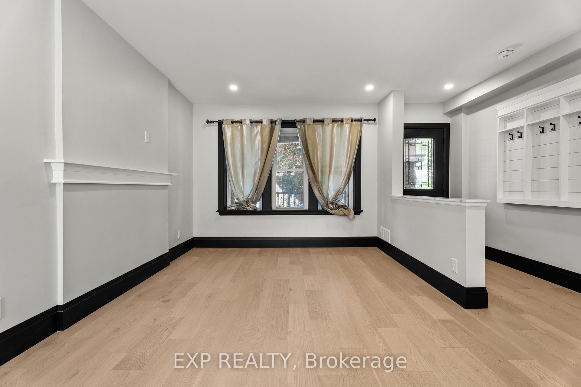 Photo 8 of 105 Rothsay Avenue, Hamilton, Delta — HOMEH
