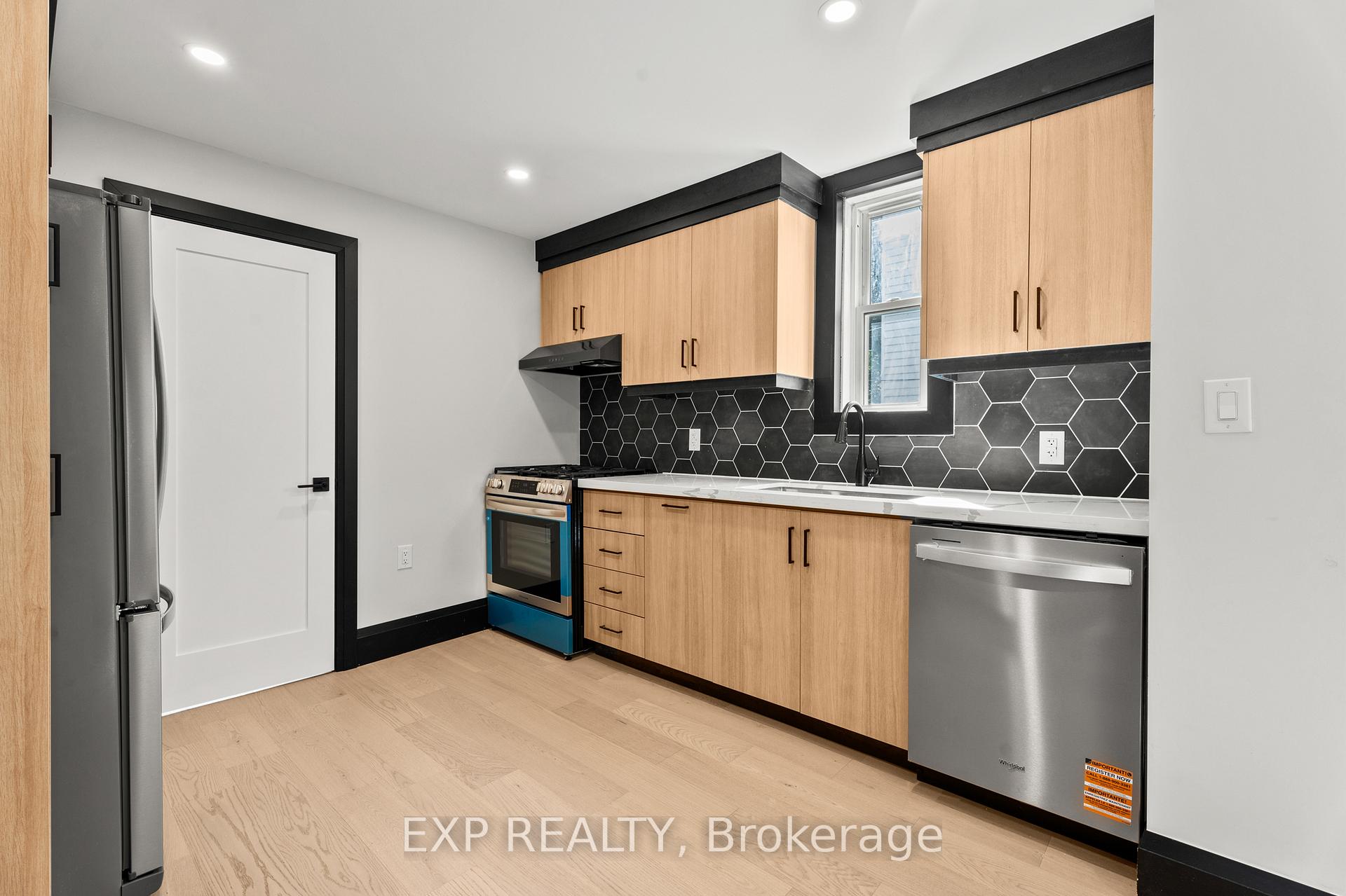 Photo 13 of 105 Rothsay Avenue, Hamilton, Delta — HOMEH