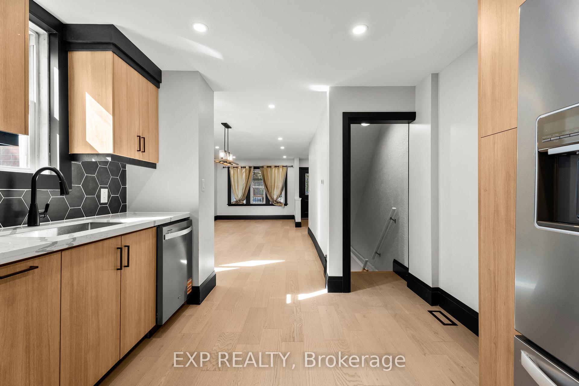 Photo 14 of 105 Rothsay Avenue, Hamilton, Delta — HOMEH
