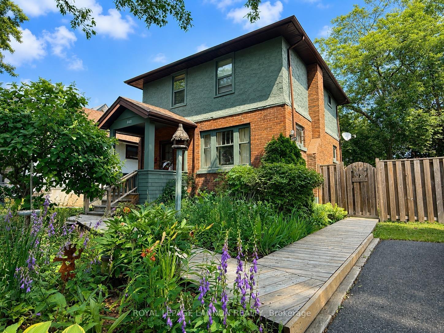 Front of 362 Brodie Street N
