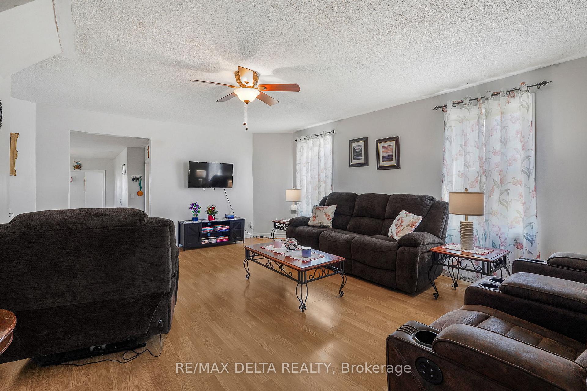Photo 5 of 3697 Etienne Road, Ottawa, Cumberland West — HOMEH