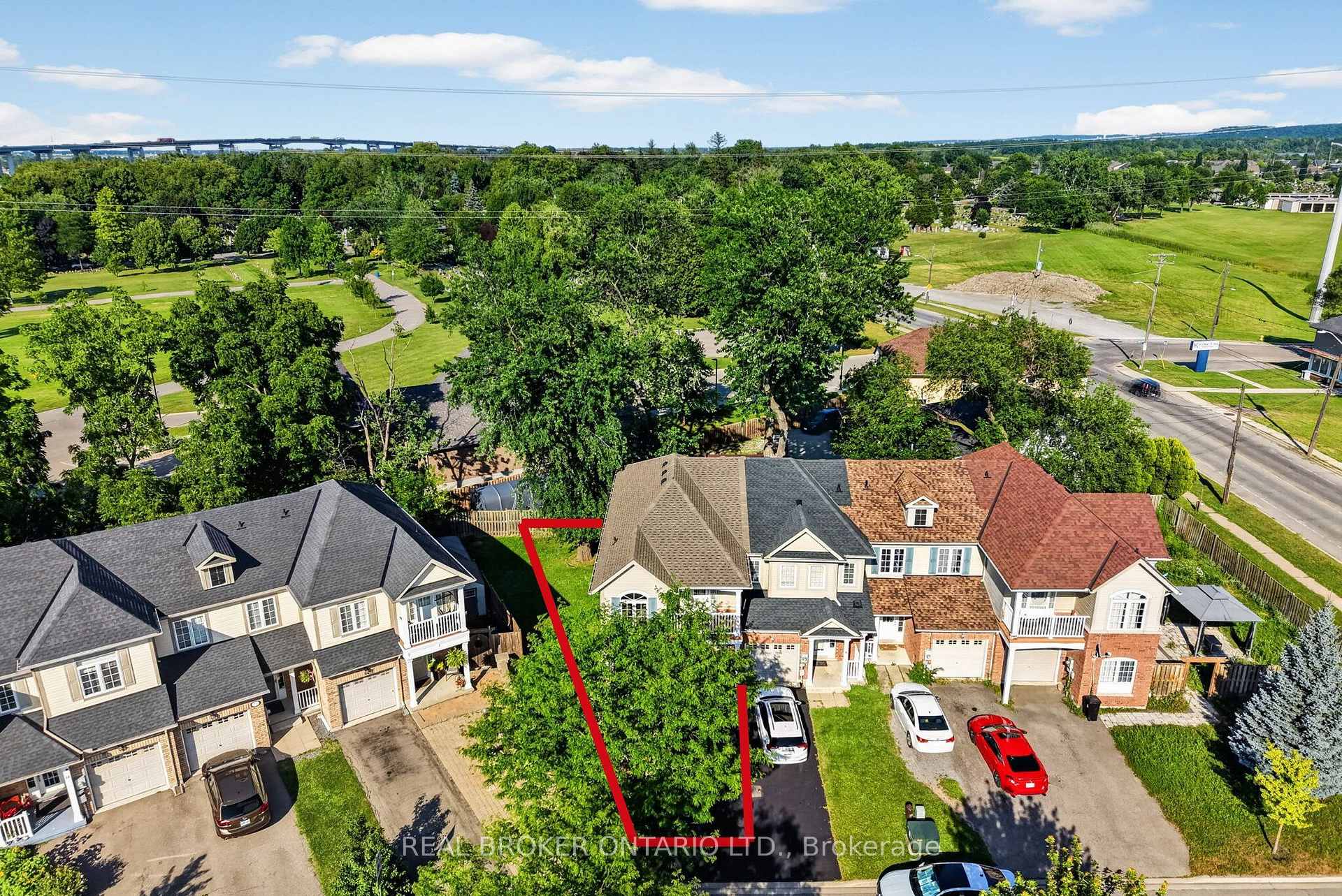 Photo 3 of 8 Chloe Street, St. Catharines, E. Chester — HOMEH